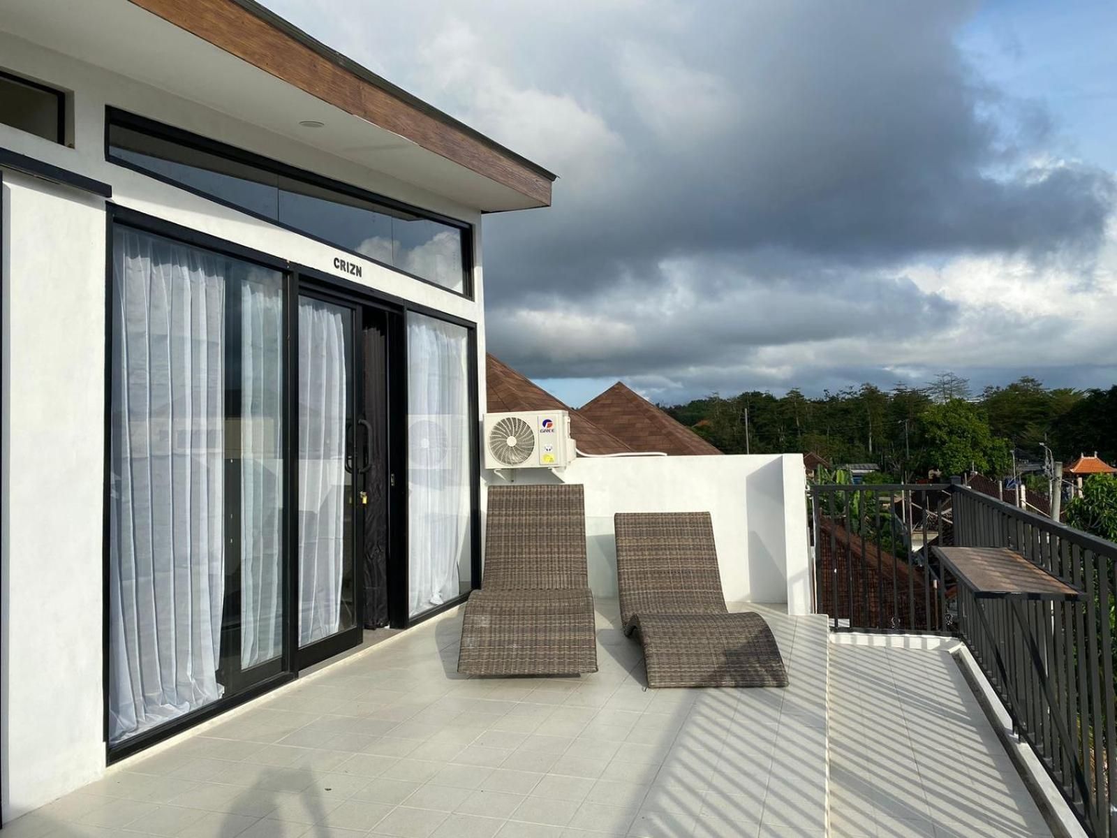 Studio with Balcony