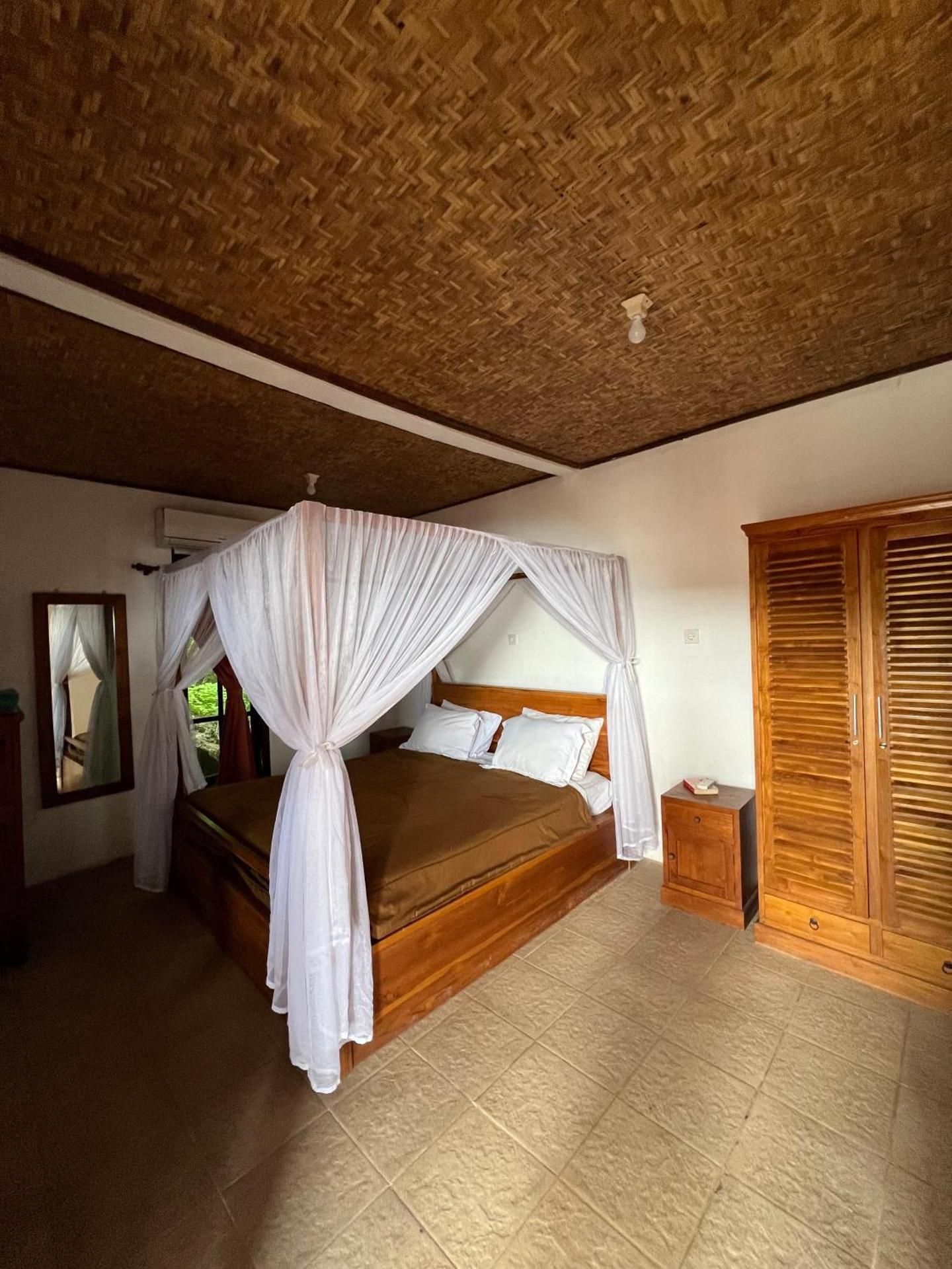 Double Room with Shared Bathroom