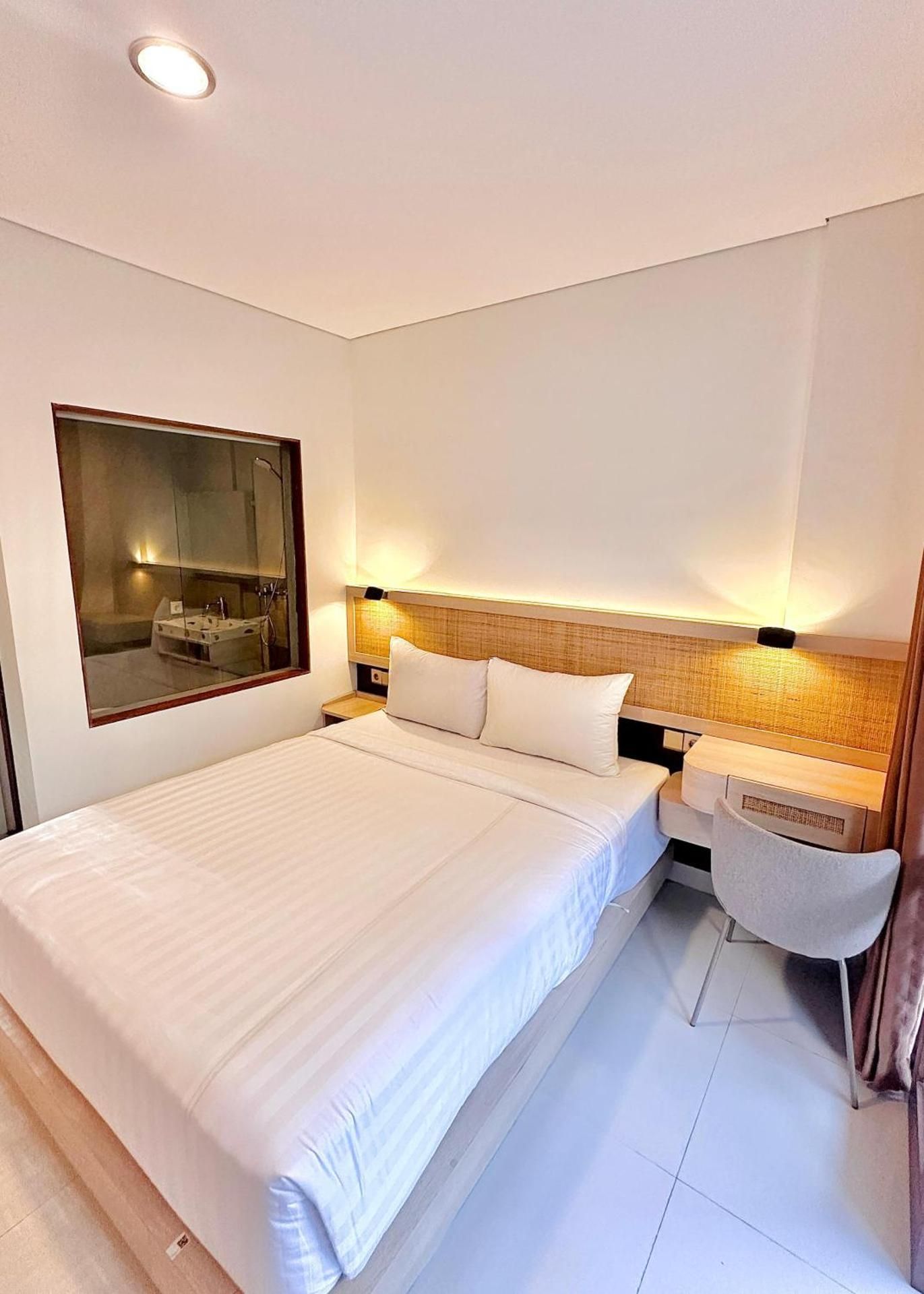Standard Queen Room