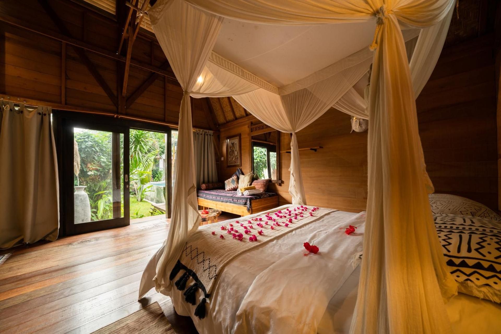Deluxe Jungalow with Garden View