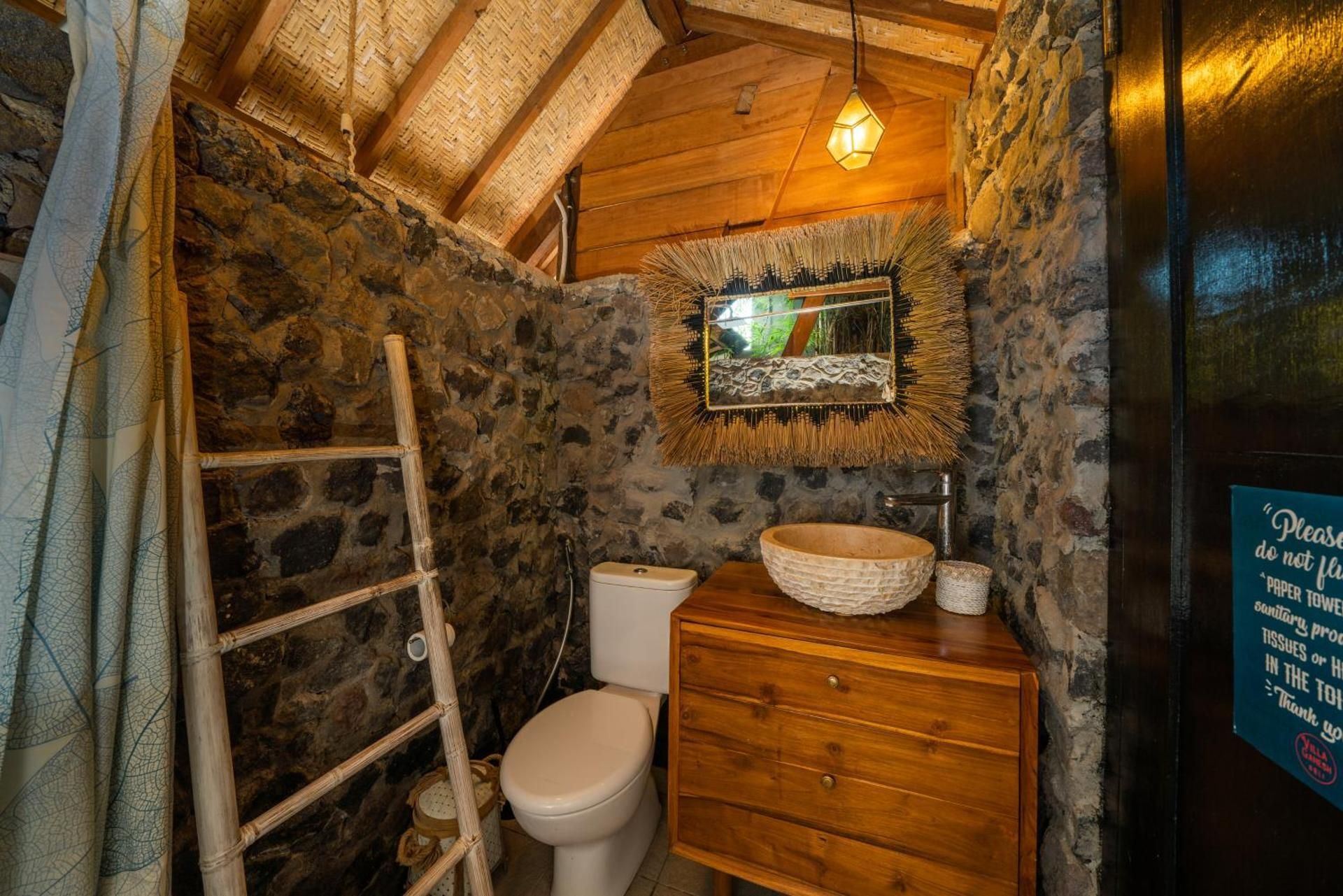 Deluxe Jungalow with Garden View