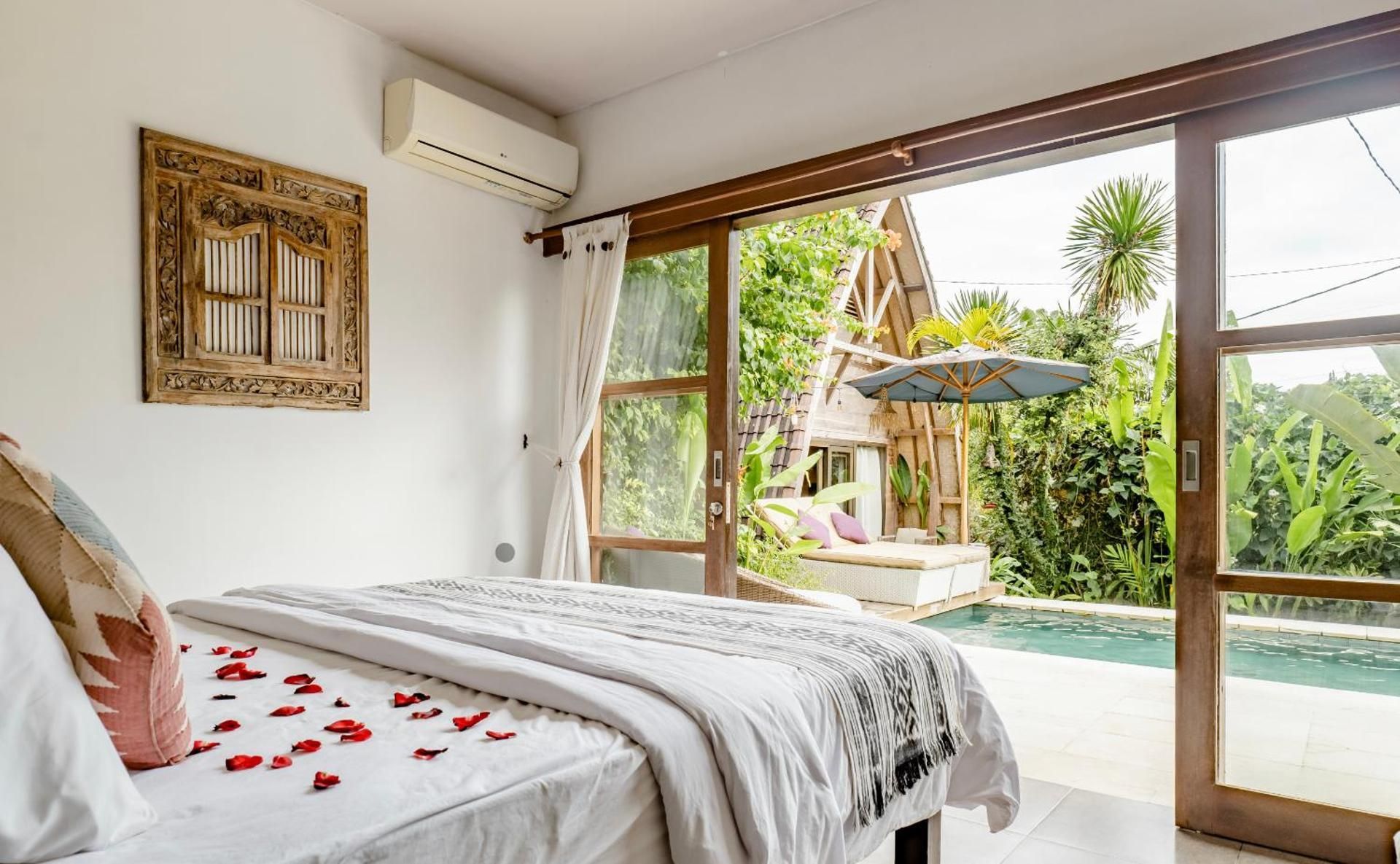 Double Room with Pool View
