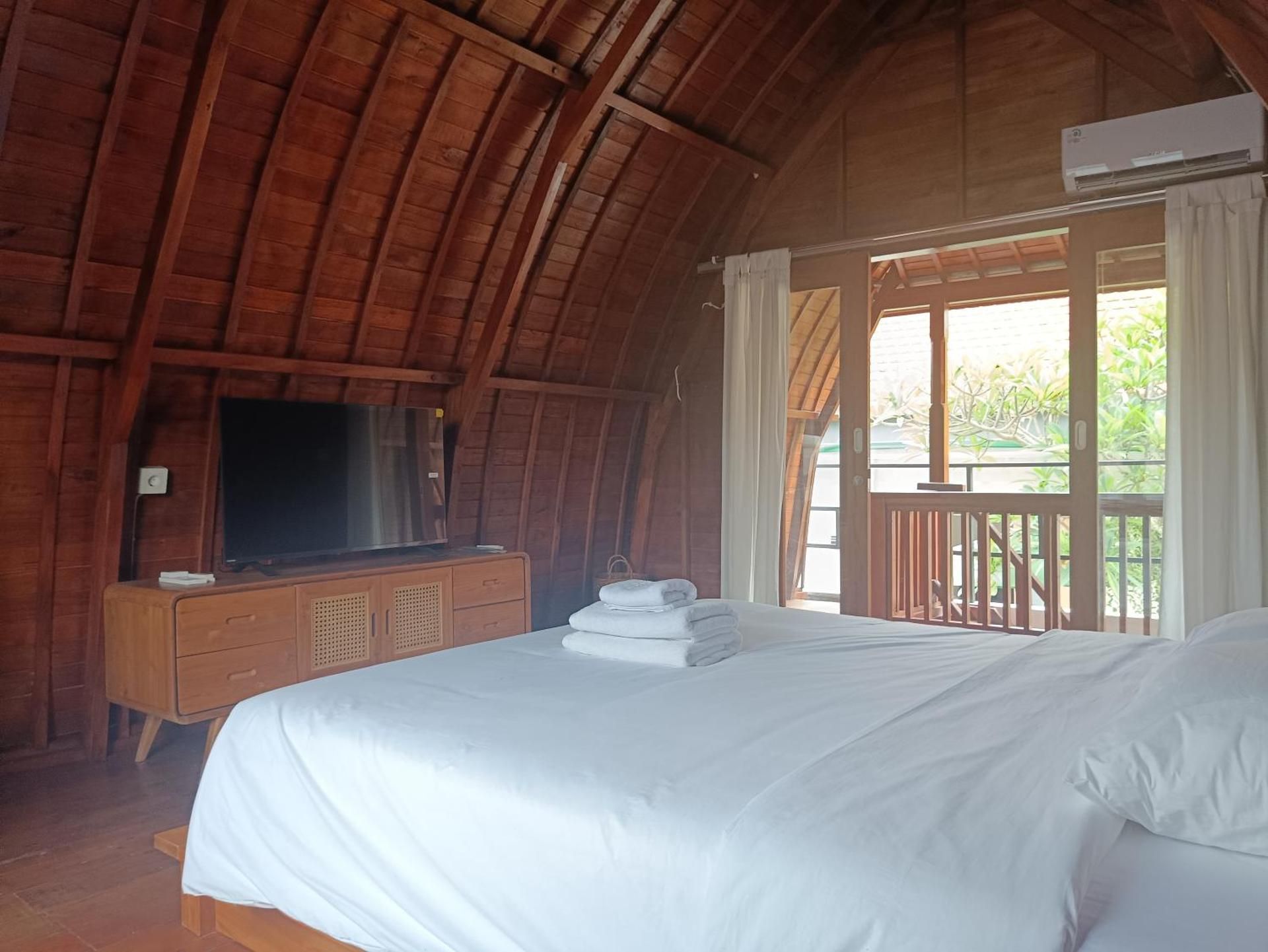 Deluxe Bungalow