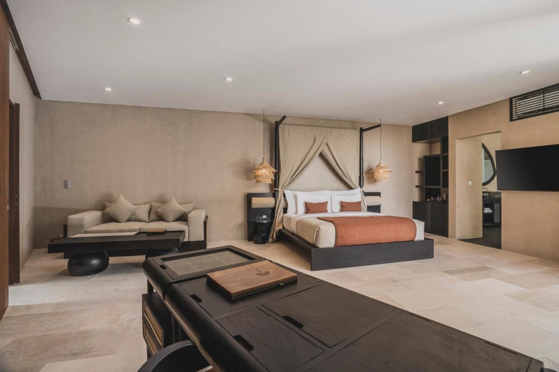 Suite with Hot Tub - Annex