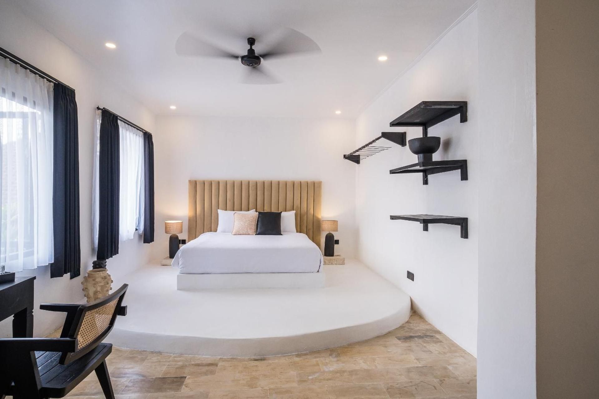 Deluxe Queen Suite