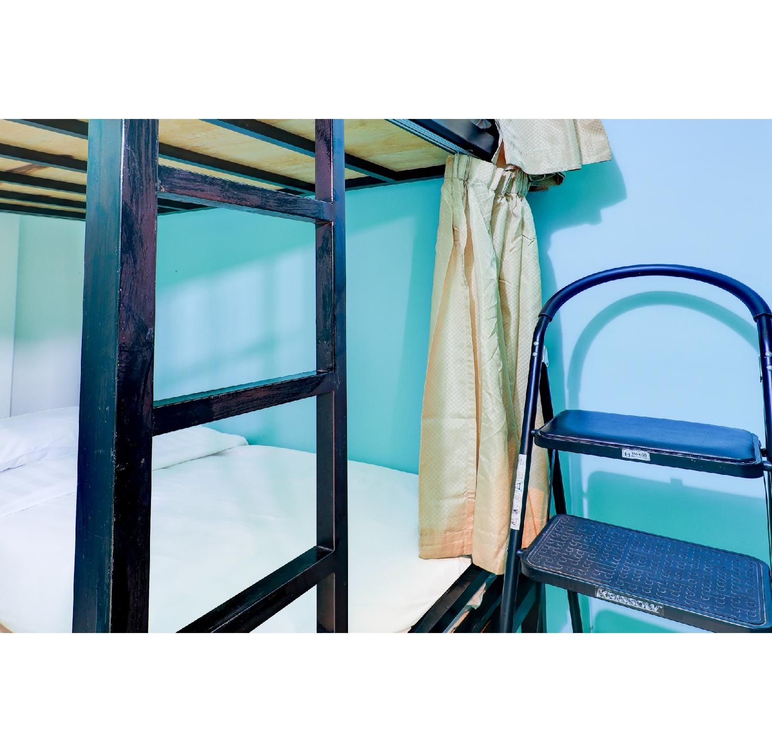 Male Dormitory Room