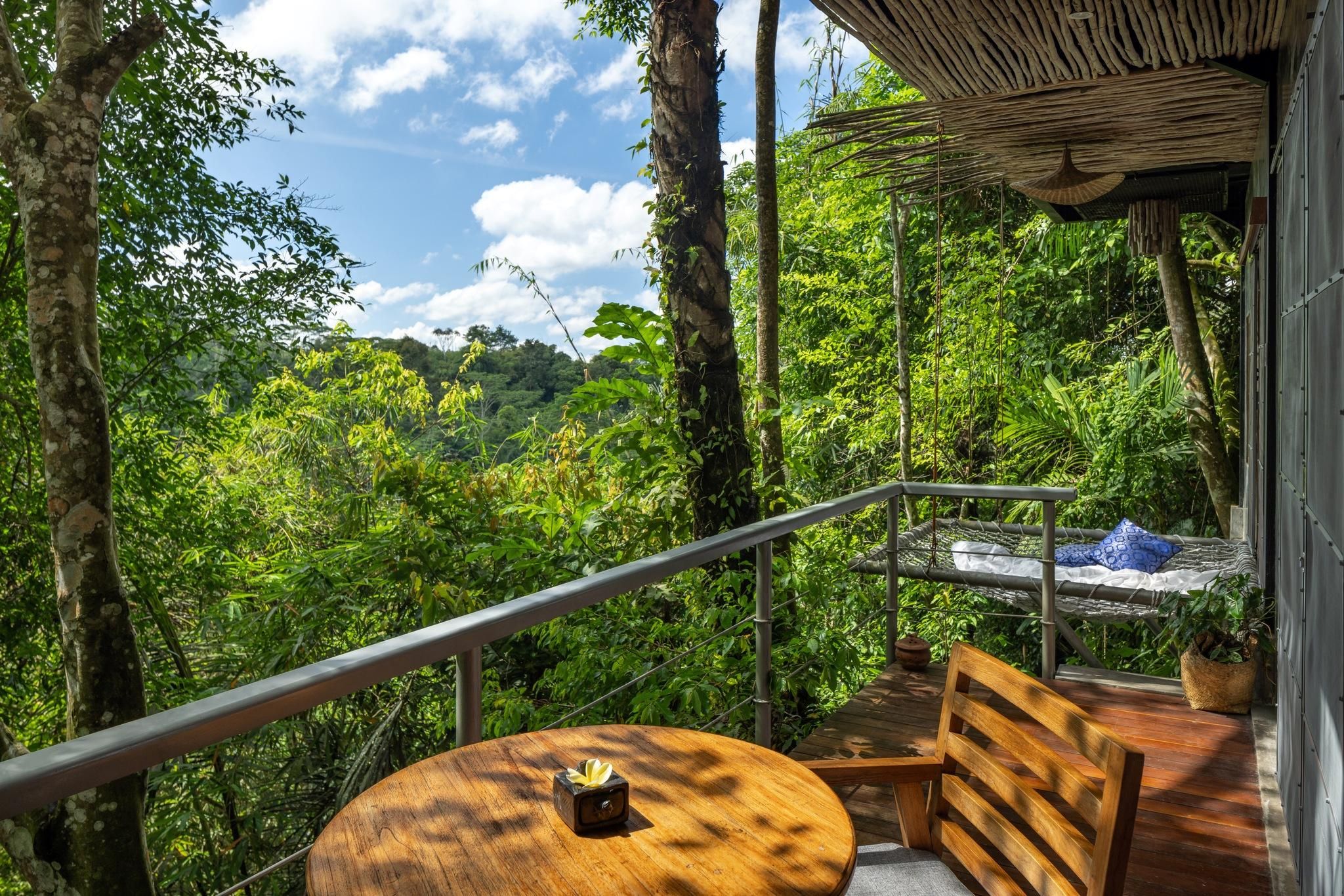 Honeymooner Rain Forest Jungle Suite with Free Minibar