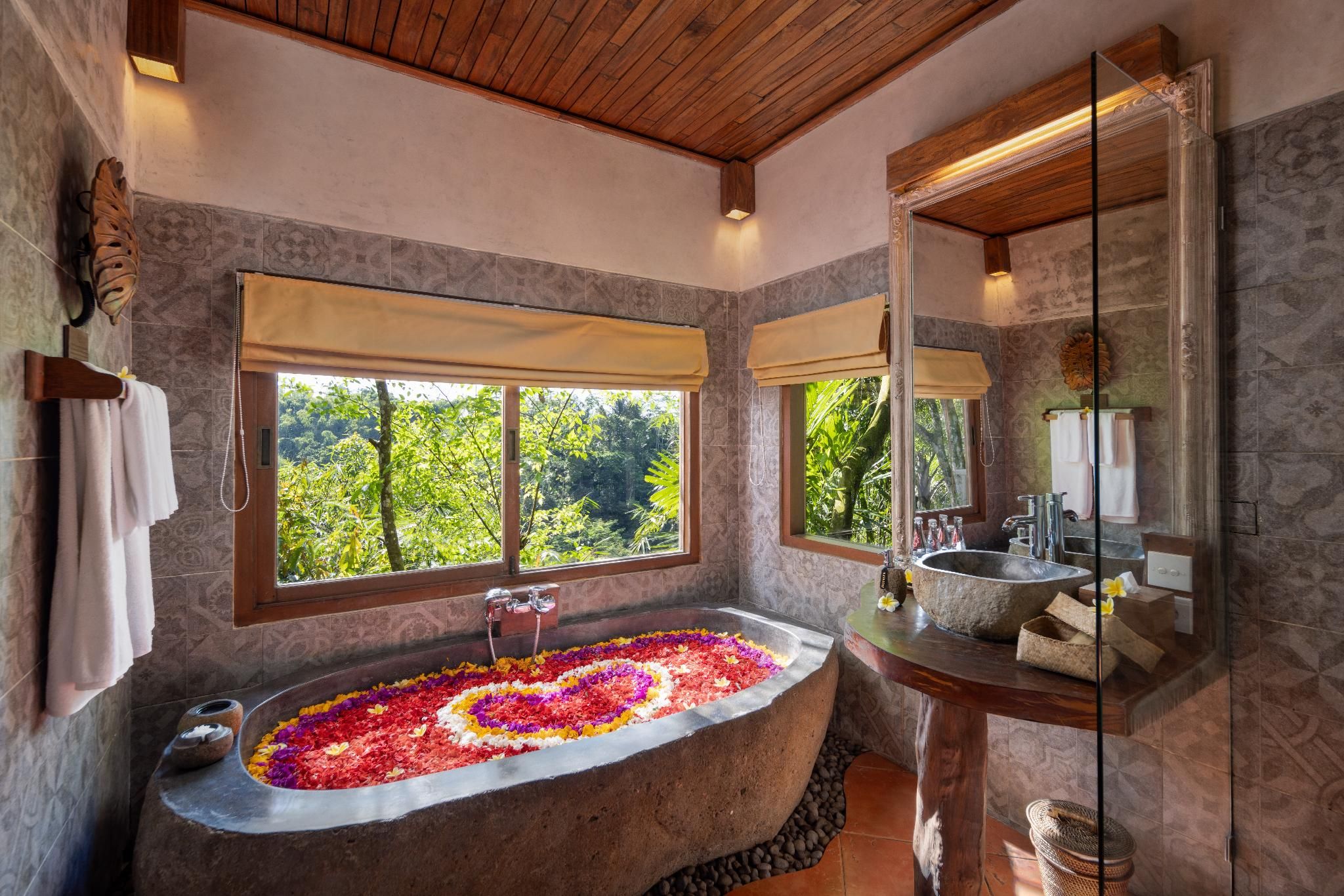 Honeymooner Rain Forest Jungle Suite with Free Minibar