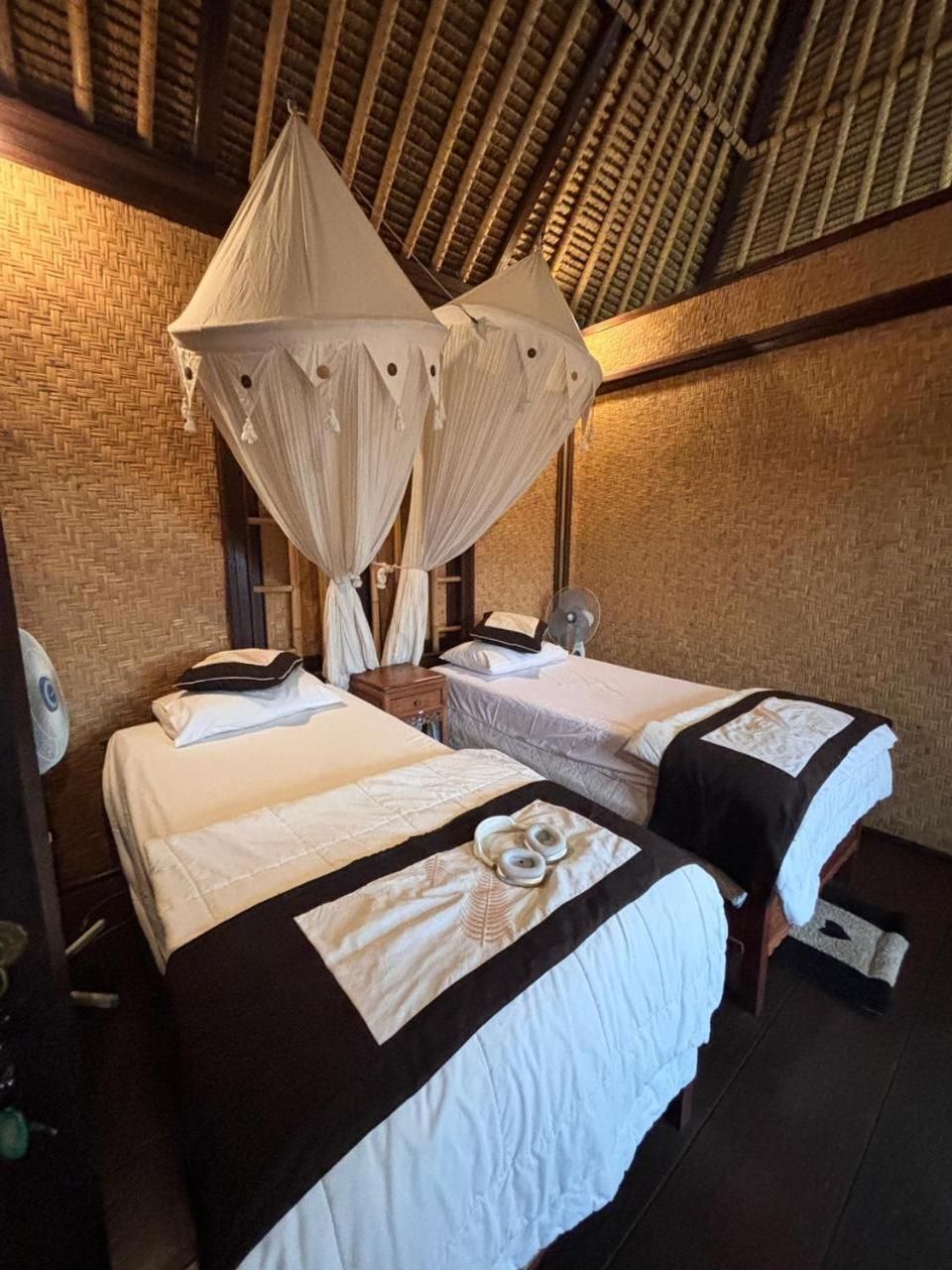 Twin Room with Private Bathroom