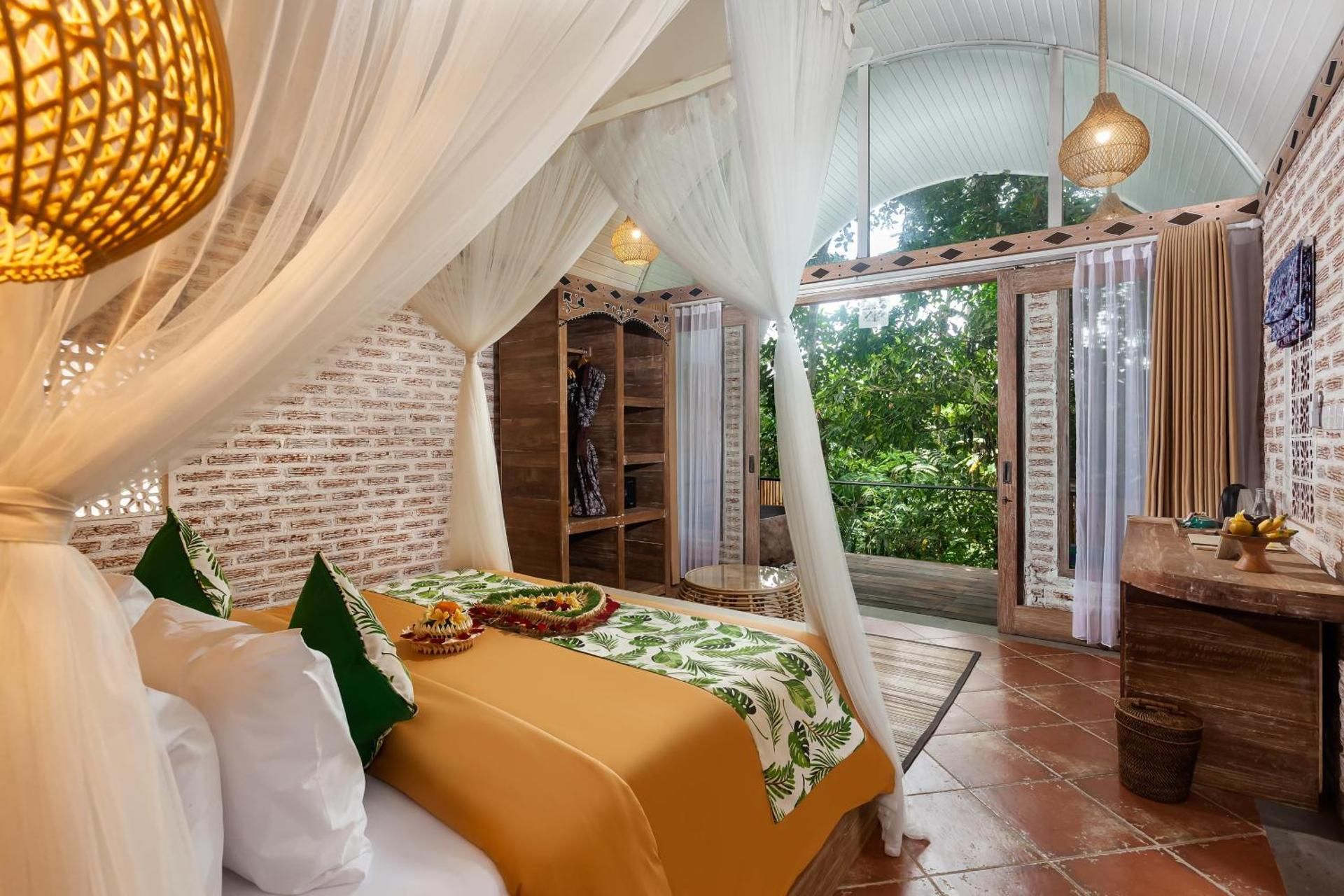 Suite with Garden View