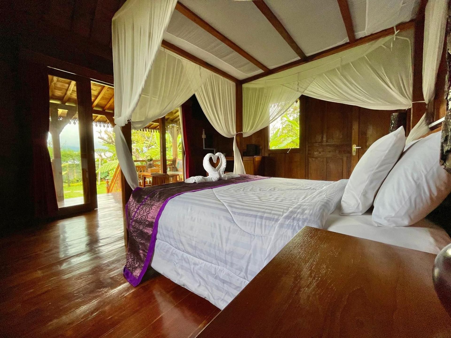King Room with Mountain View