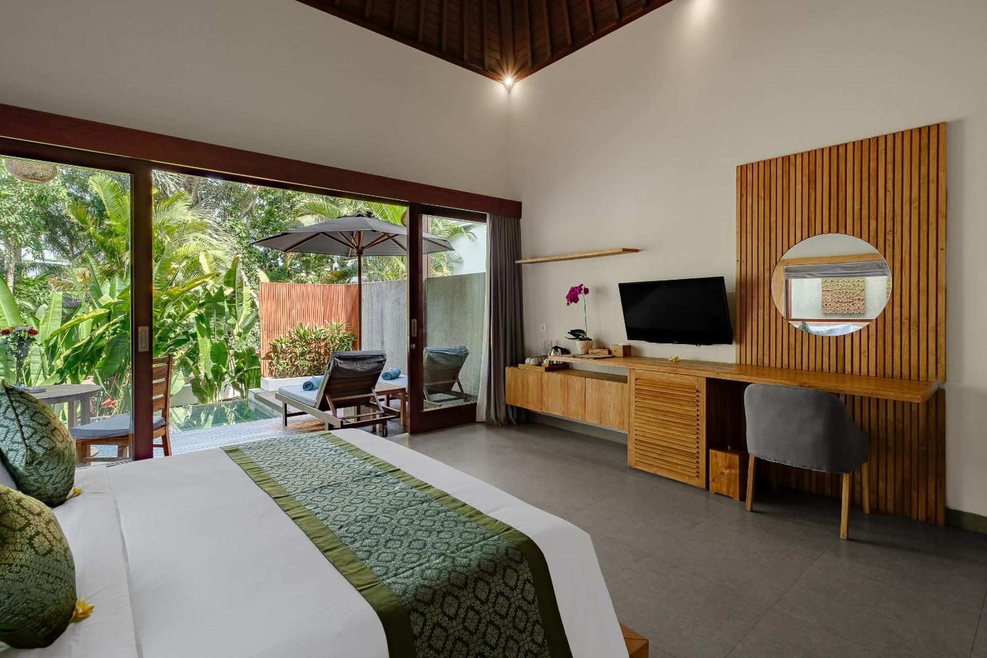 One bedroom villa with jungle view