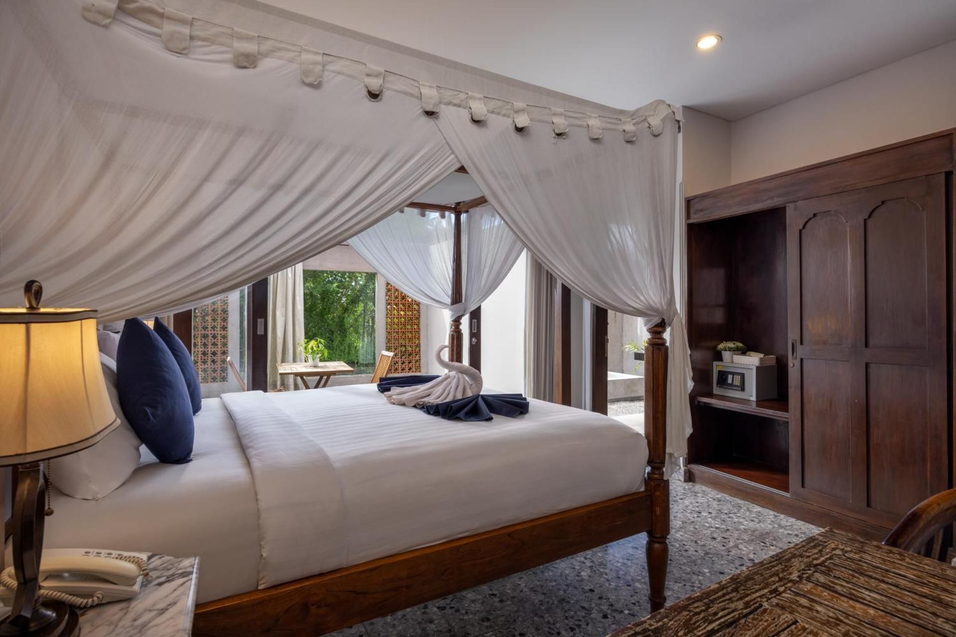 Suite Room with Garden View