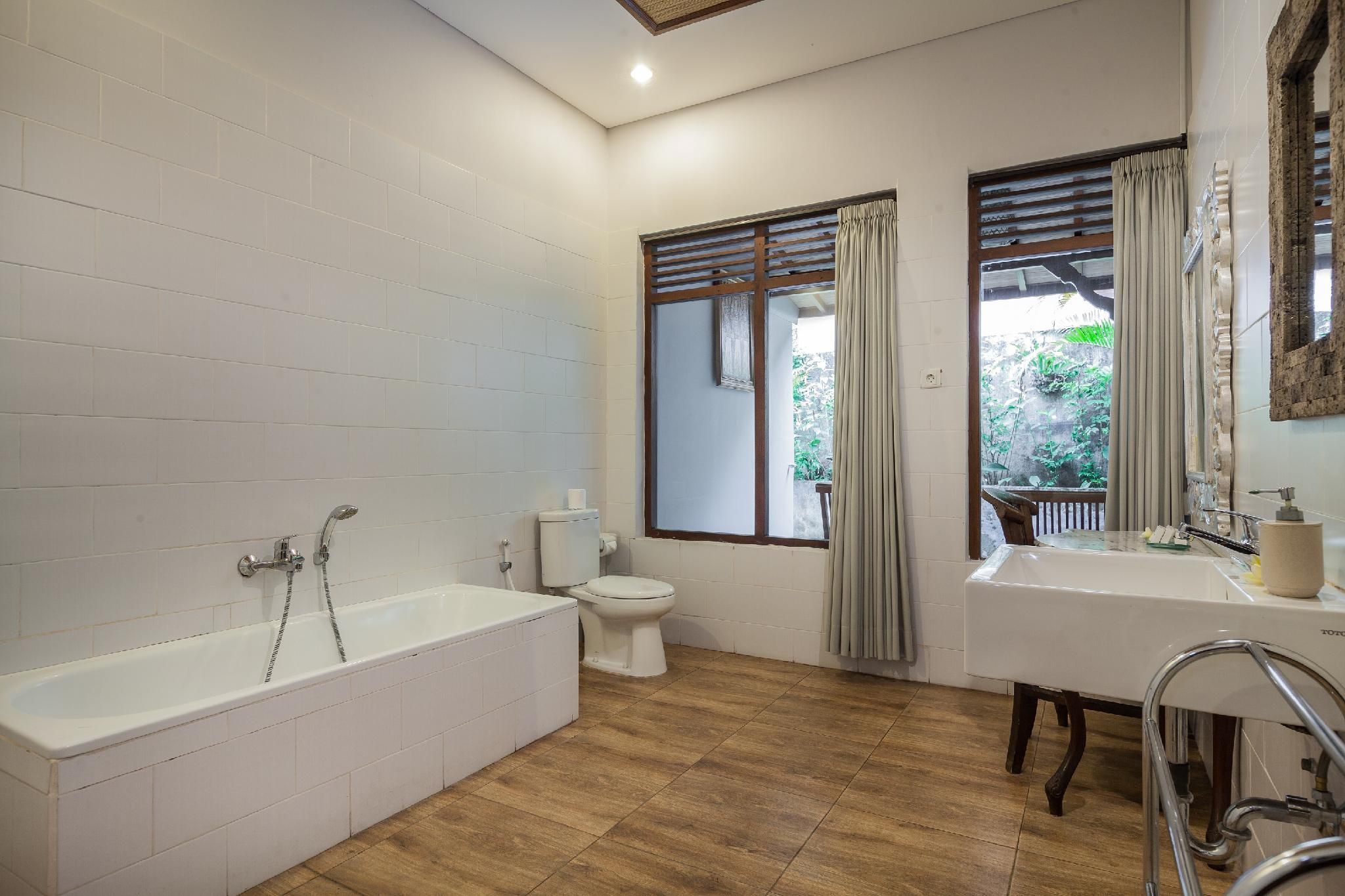 Deluxe Garden View Room