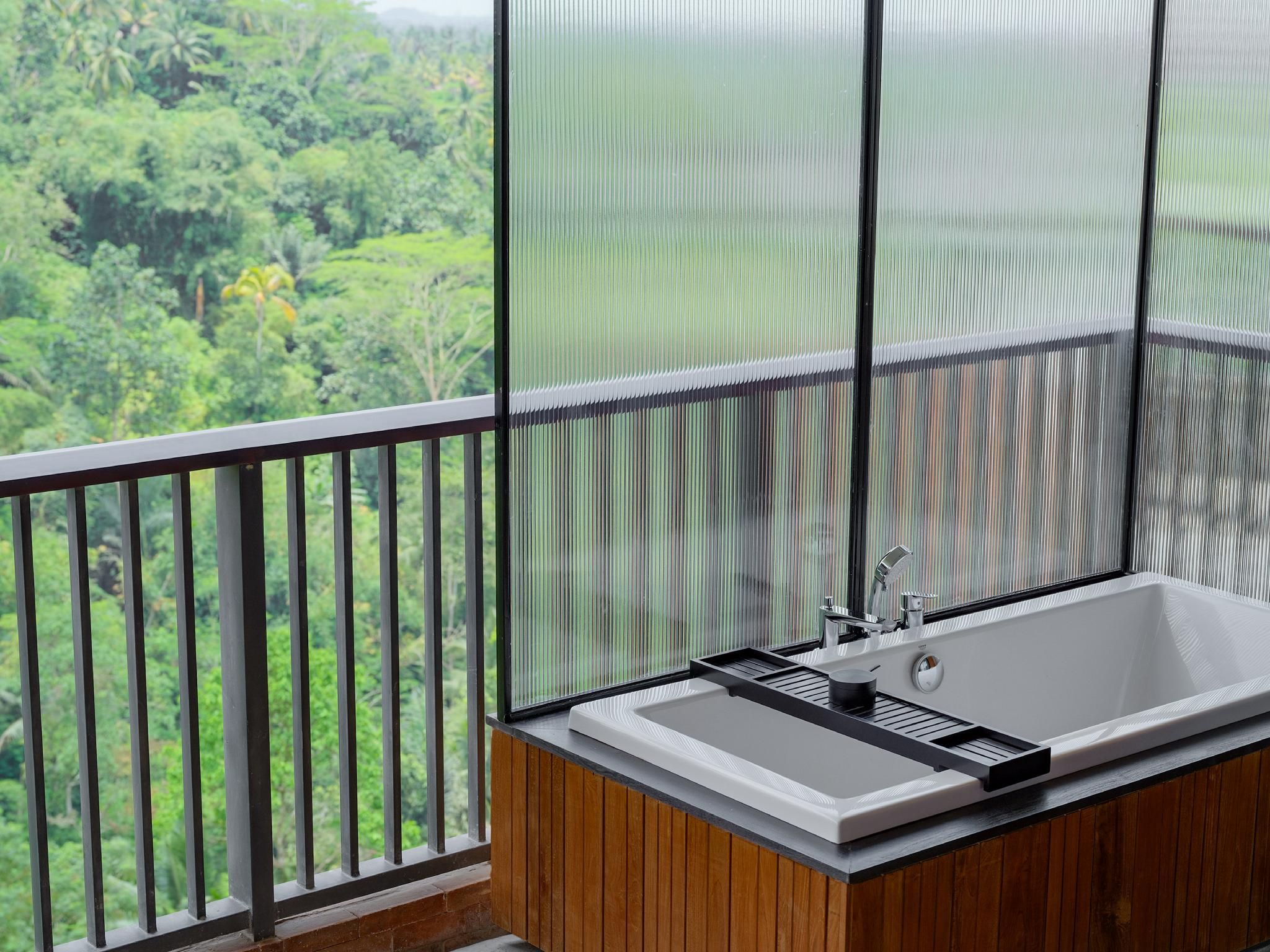 Grand Deluxe Room, Balcony And Forest View - 1 King Bed