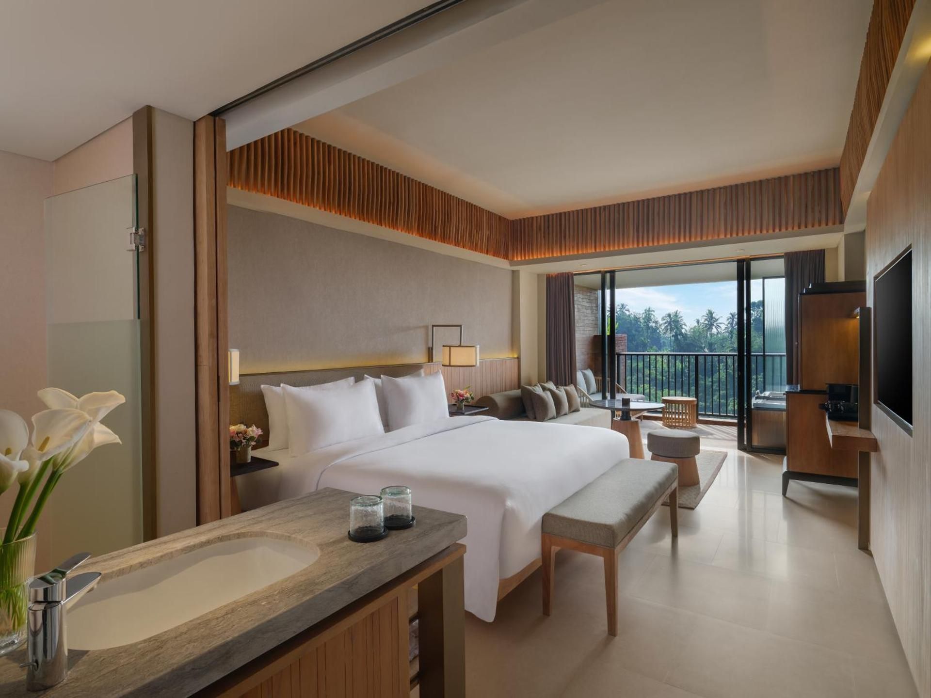 Deluxe Room, Balcony And Forest View - 1 King Bed