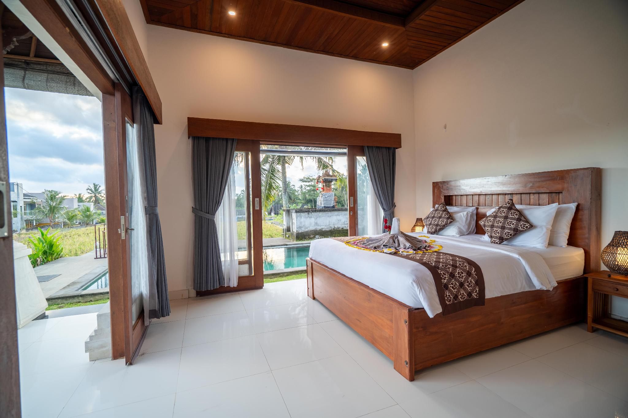 Rice Field View Family Villa