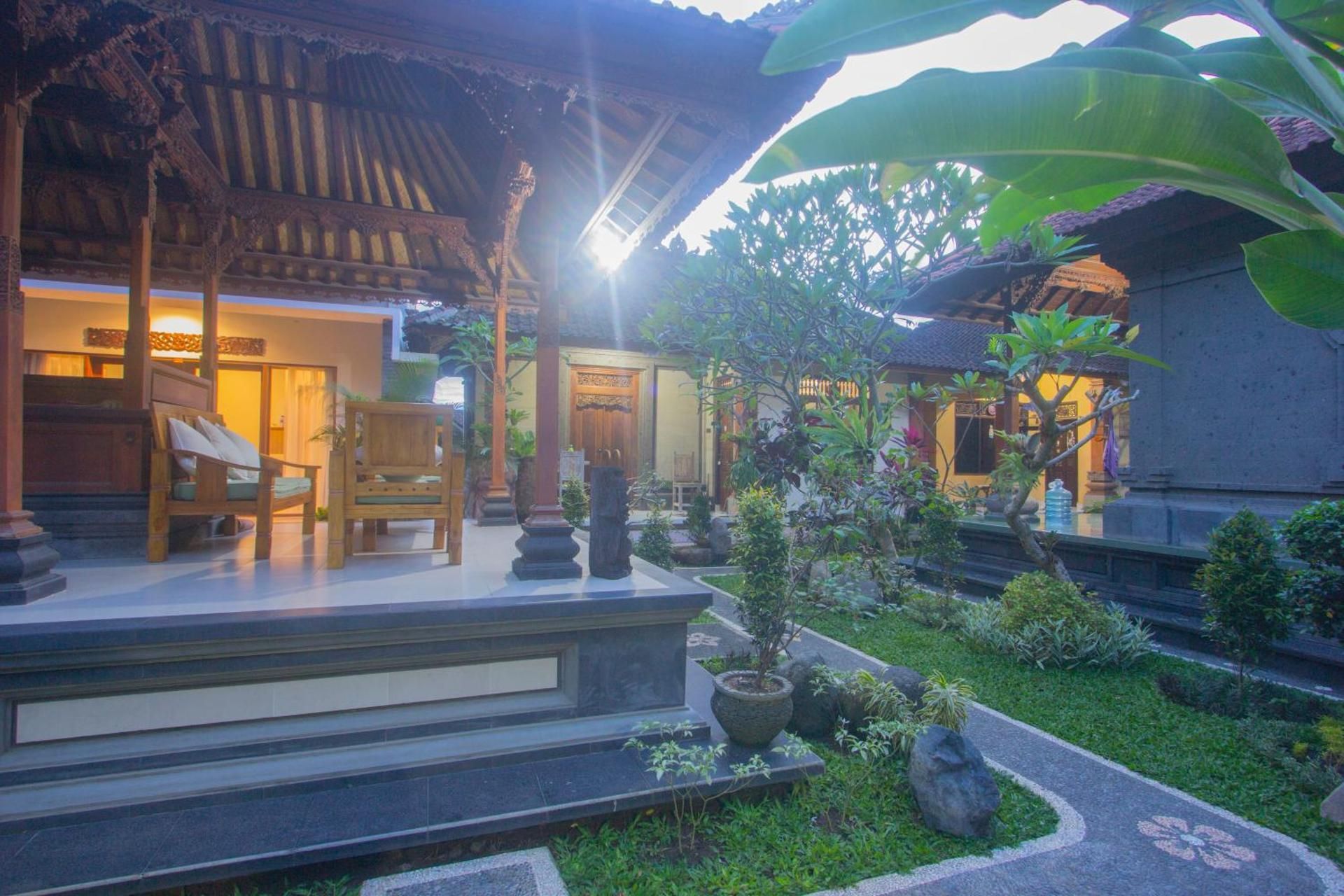 Nang Ade House