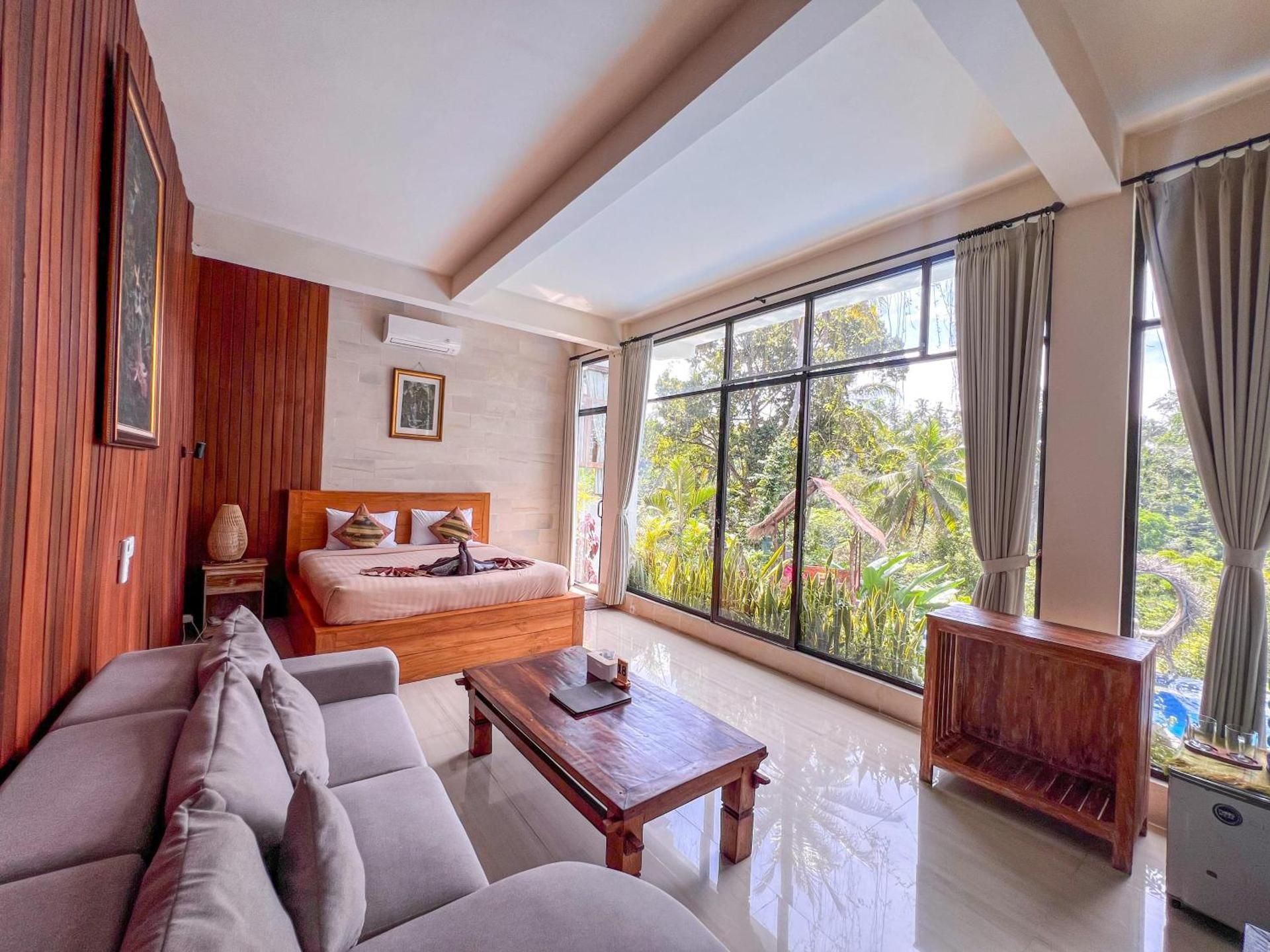 Junior Suite with Pool View