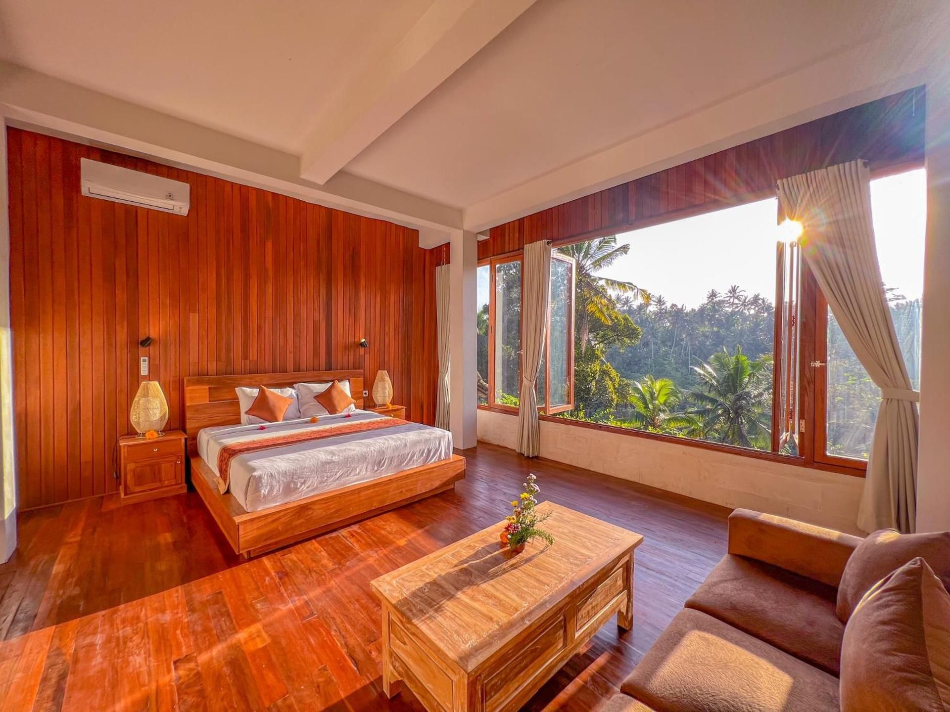 Suite with Garden View
