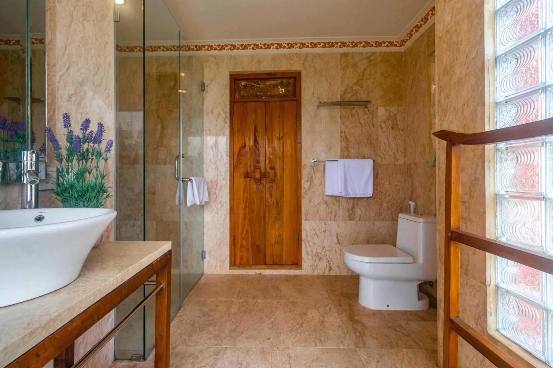 Suite with Mountain View