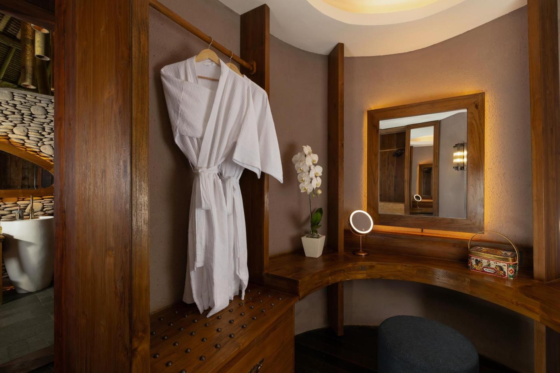Apah Honeymoon Pool Villa