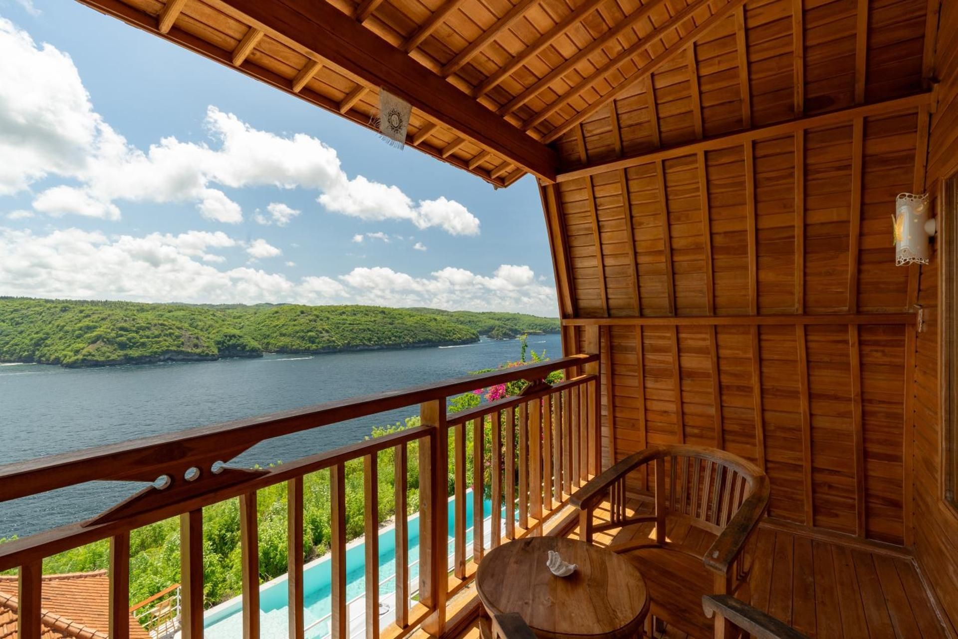 Luxury Double Room with Sea View and Balcony