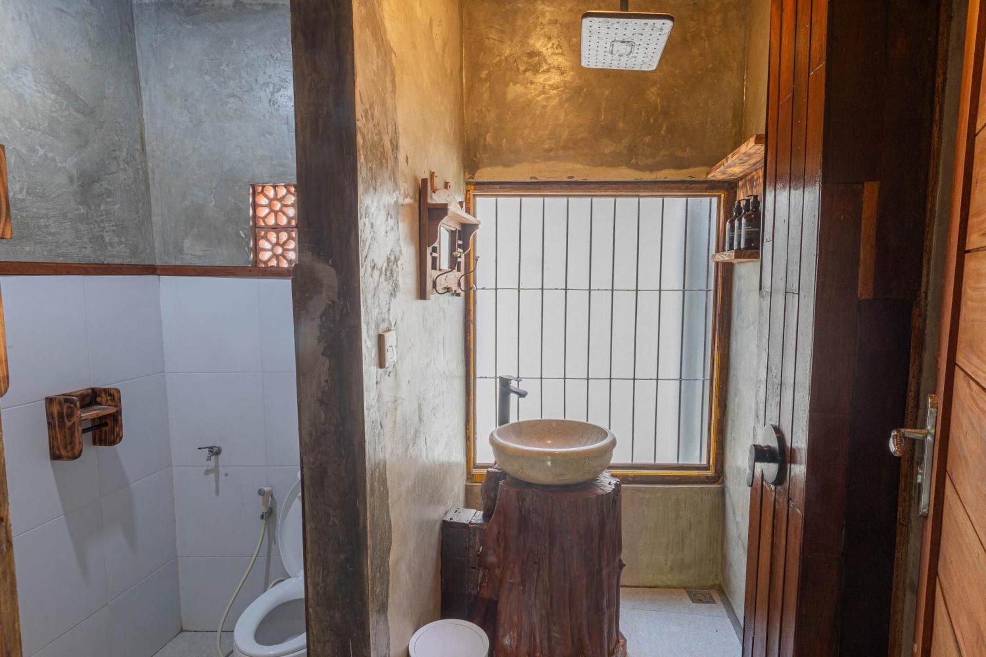 Standard Traditional Joglo with Garden View