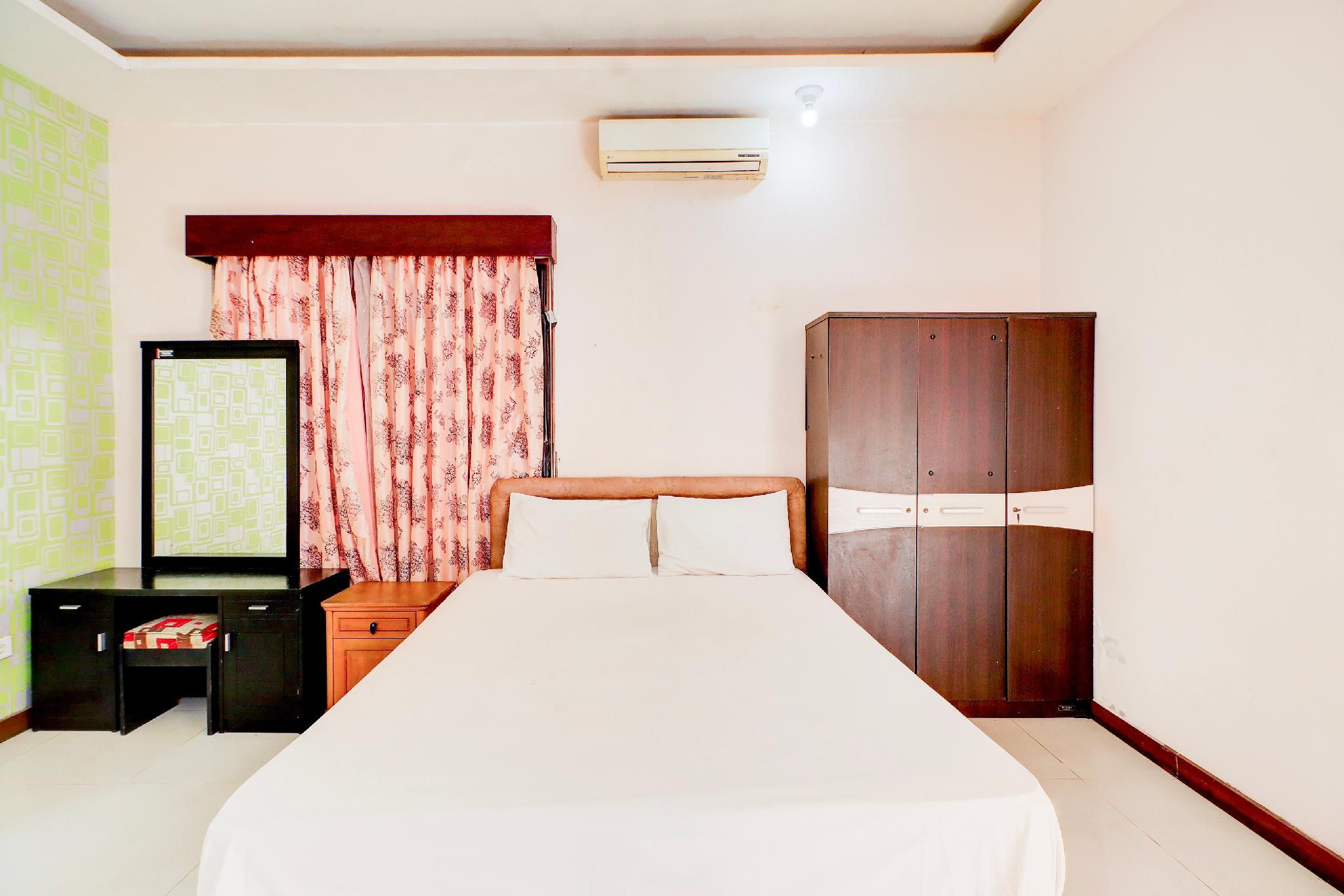 Suite Family Room