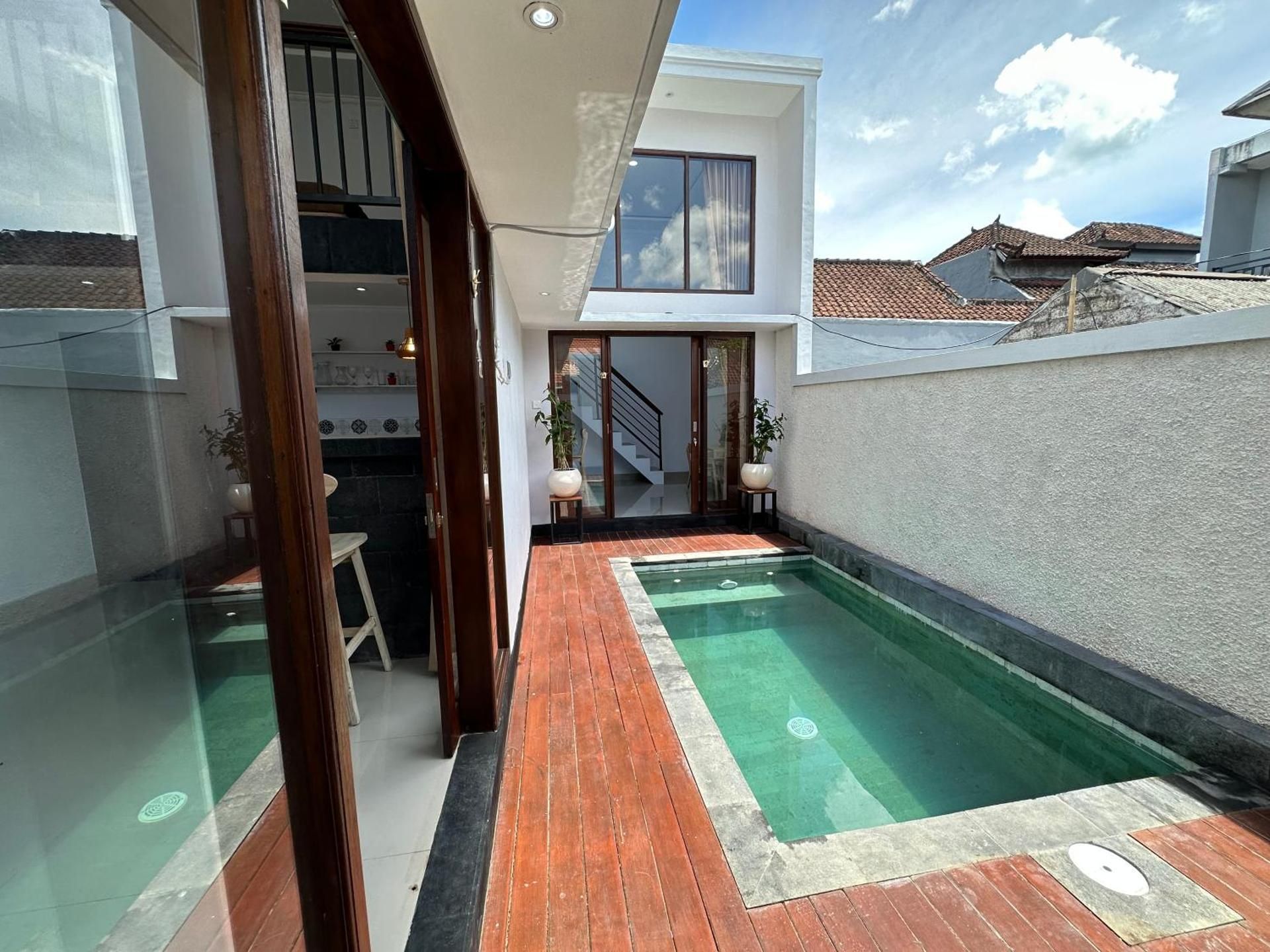 Lajimbar Villa