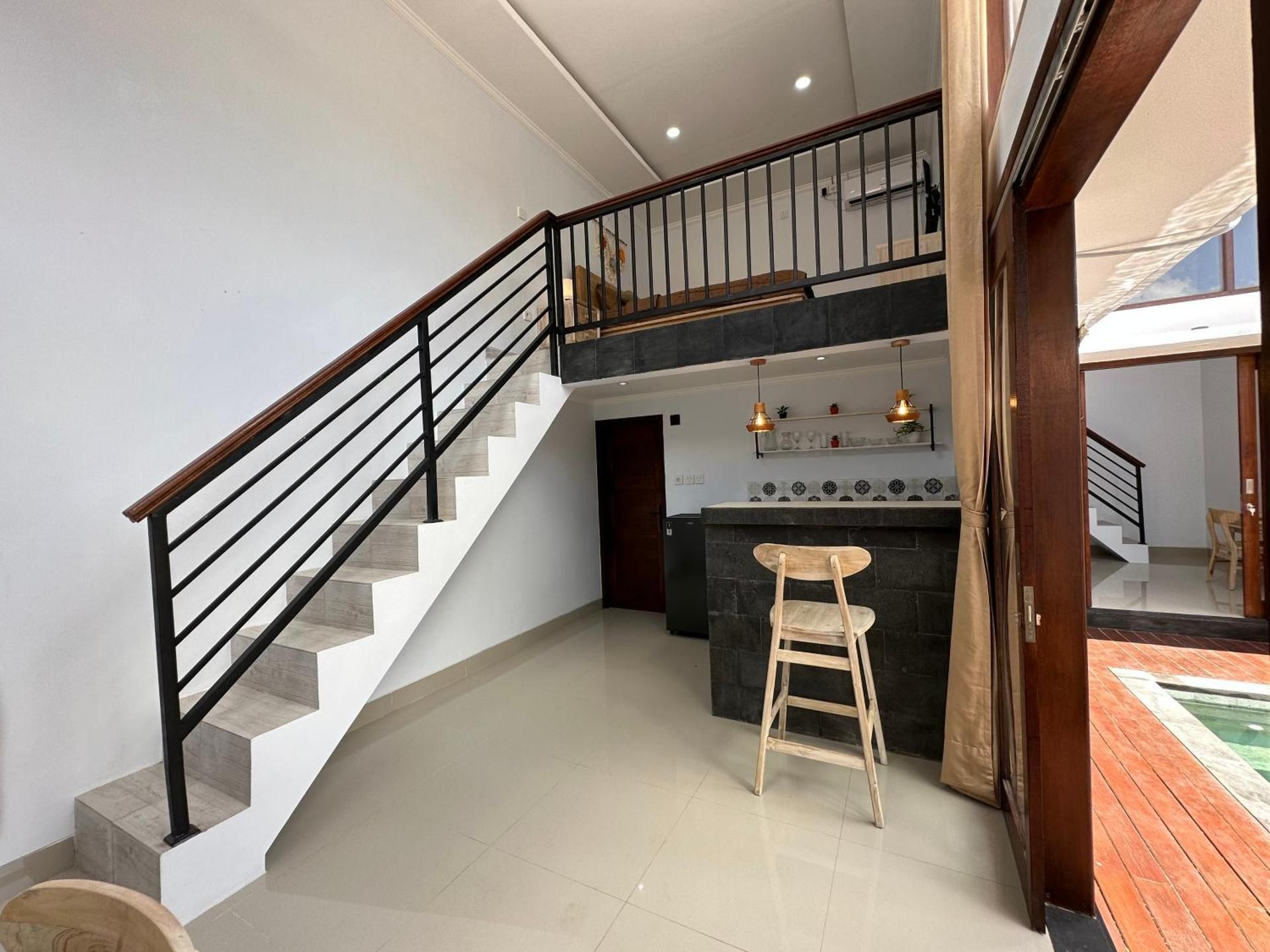 Lajimbar Villa