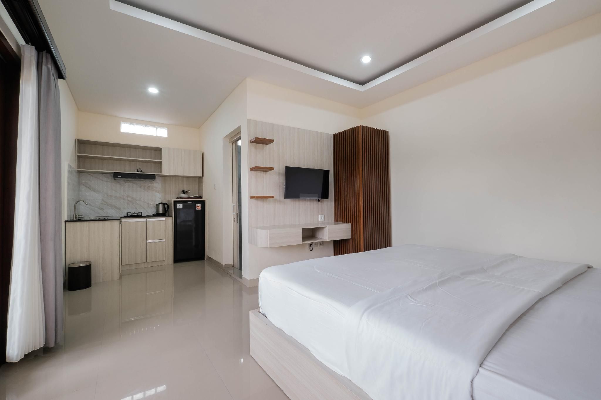 Deluxe Room with Balcony