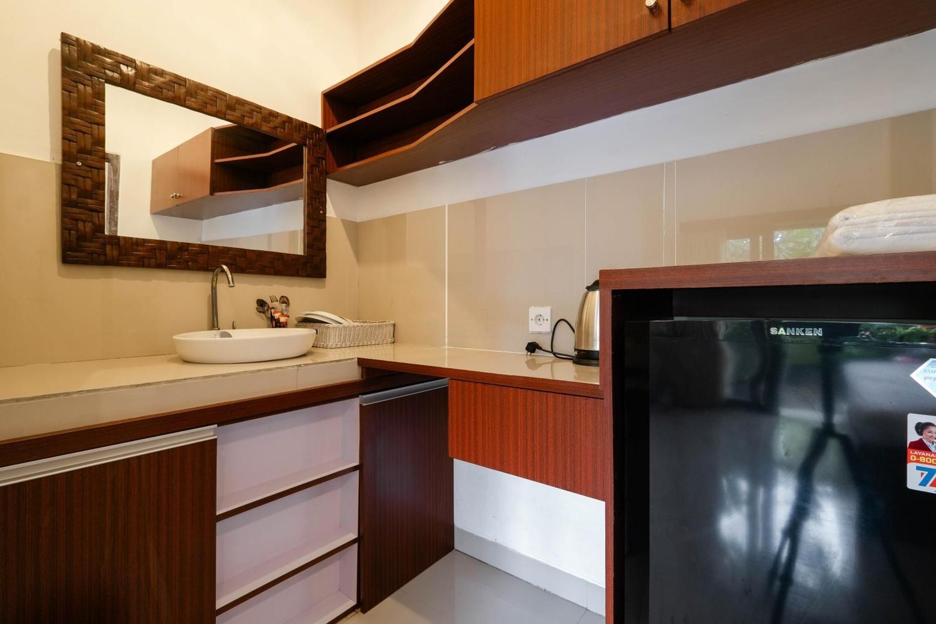 Standard Queen Room