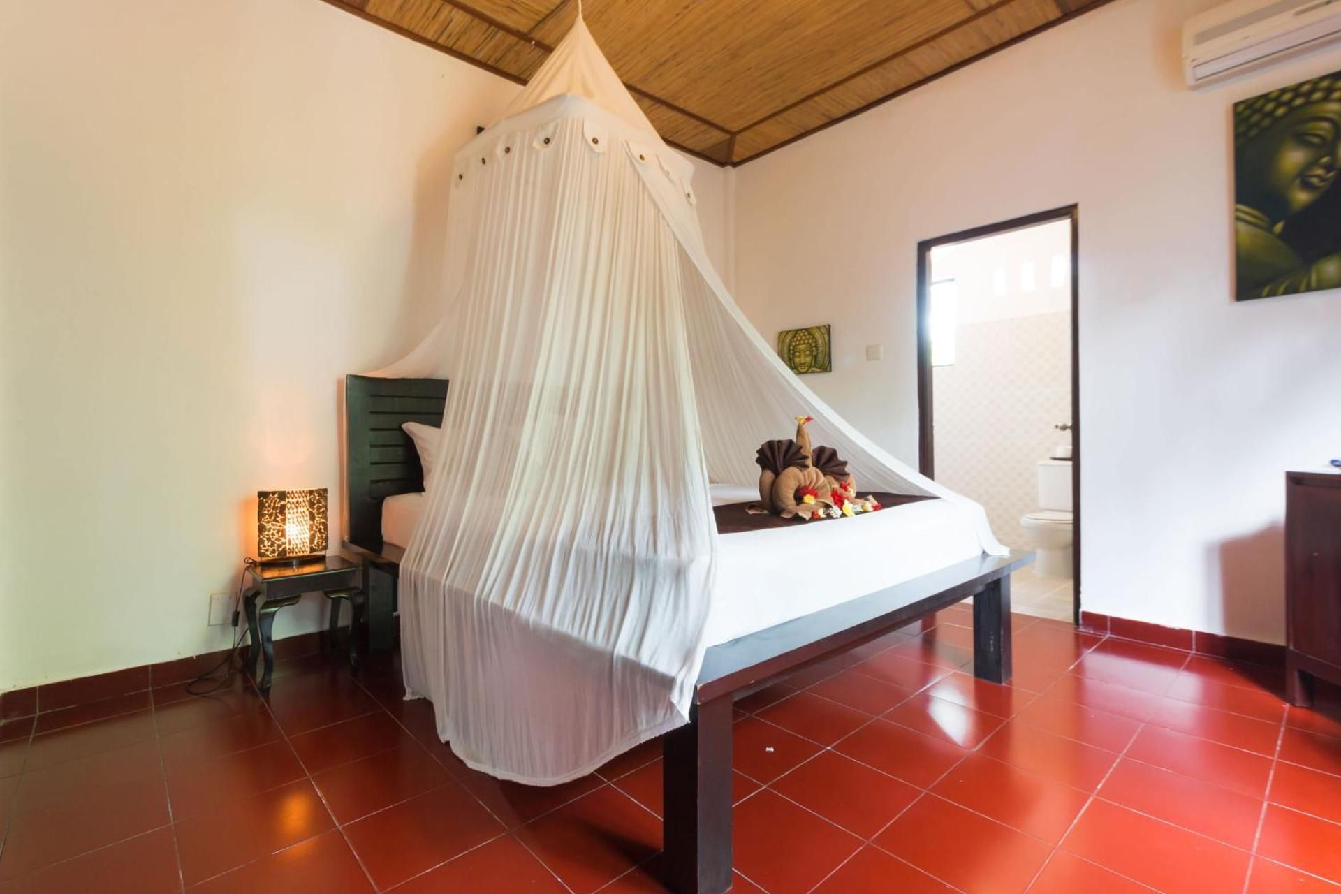 Standard Room with Garden View