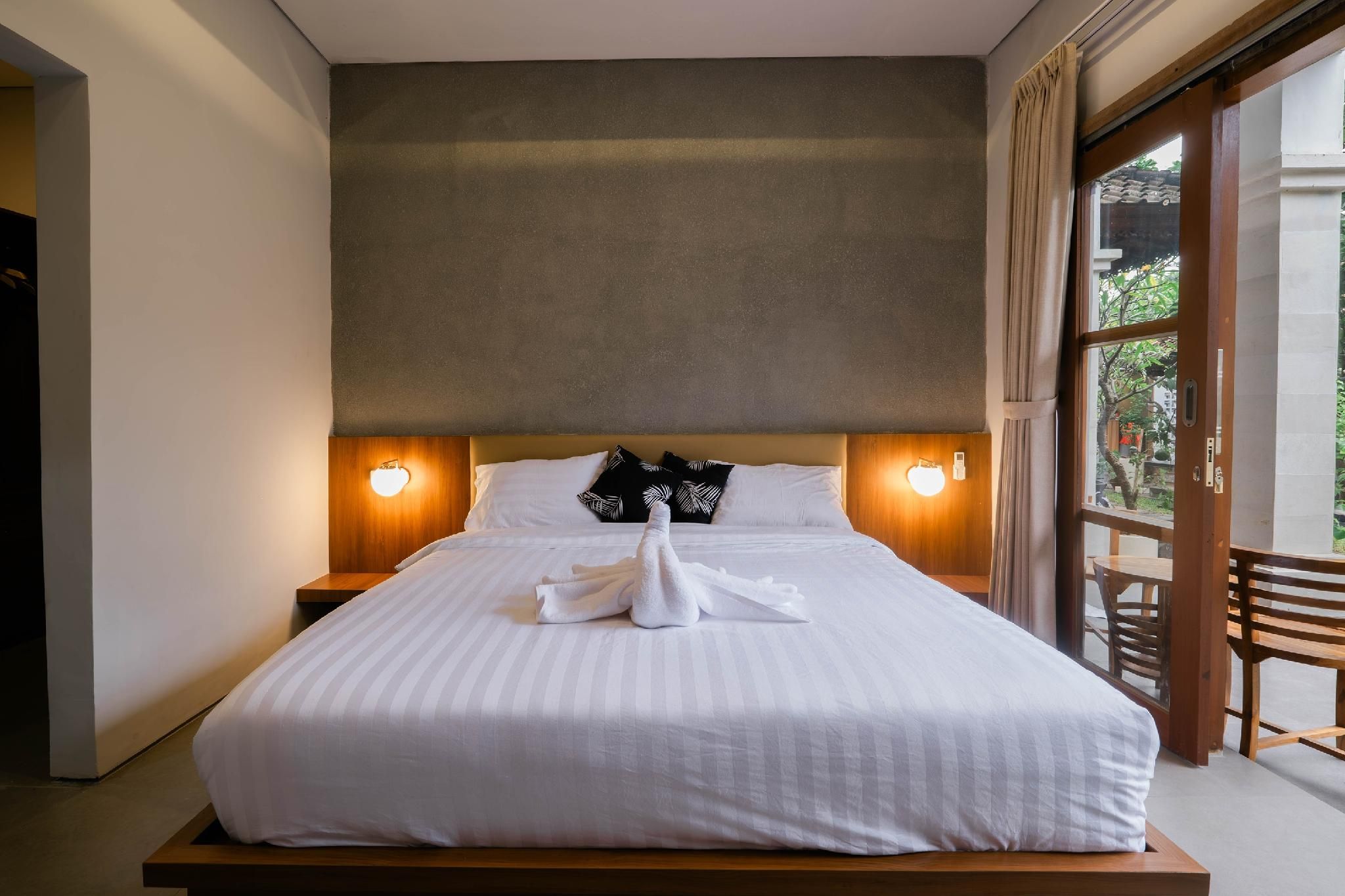 Studio Deluxe Room