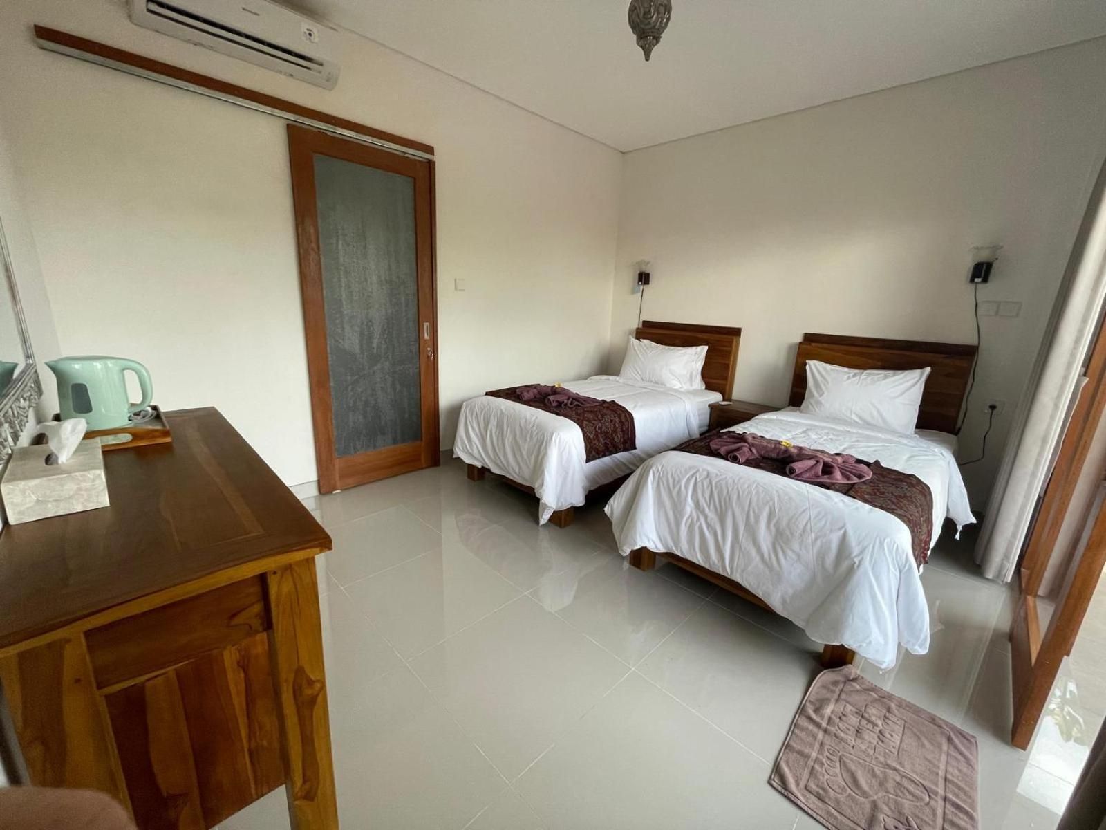 Twin Room with Private Bathroom