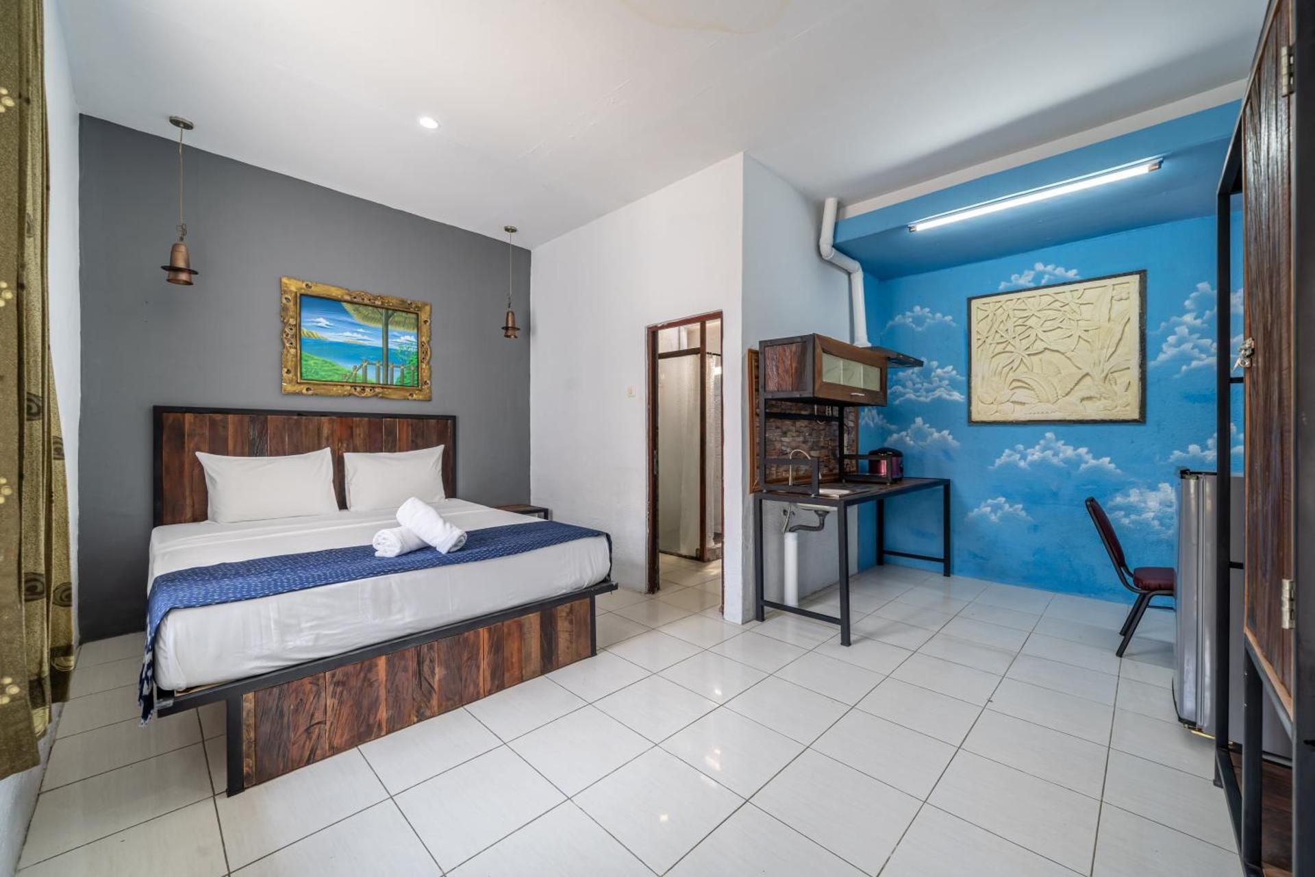 Classic One-Bedroom Apartment with King Bed
