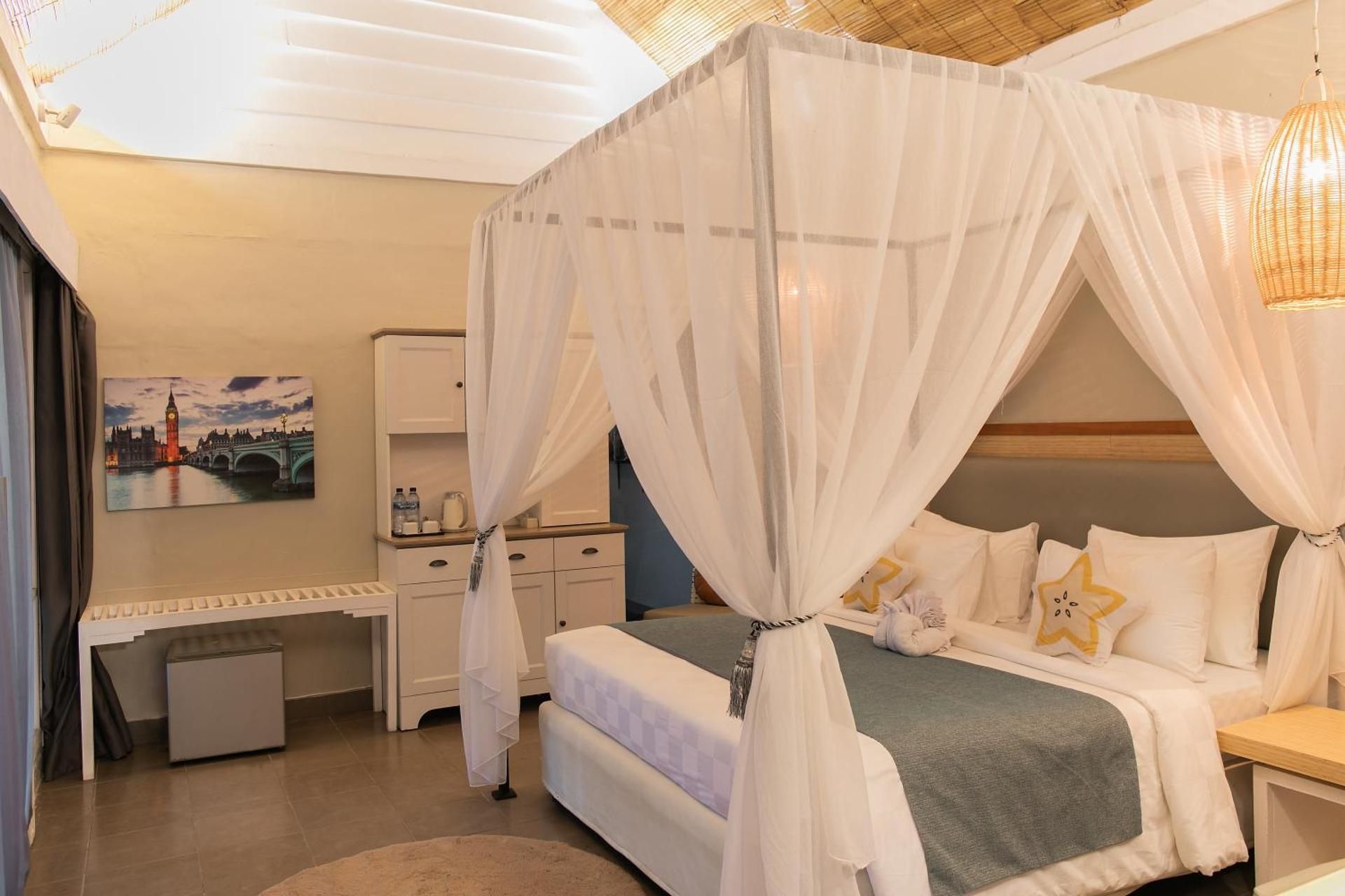 Family Cottage with Private Gazebo
