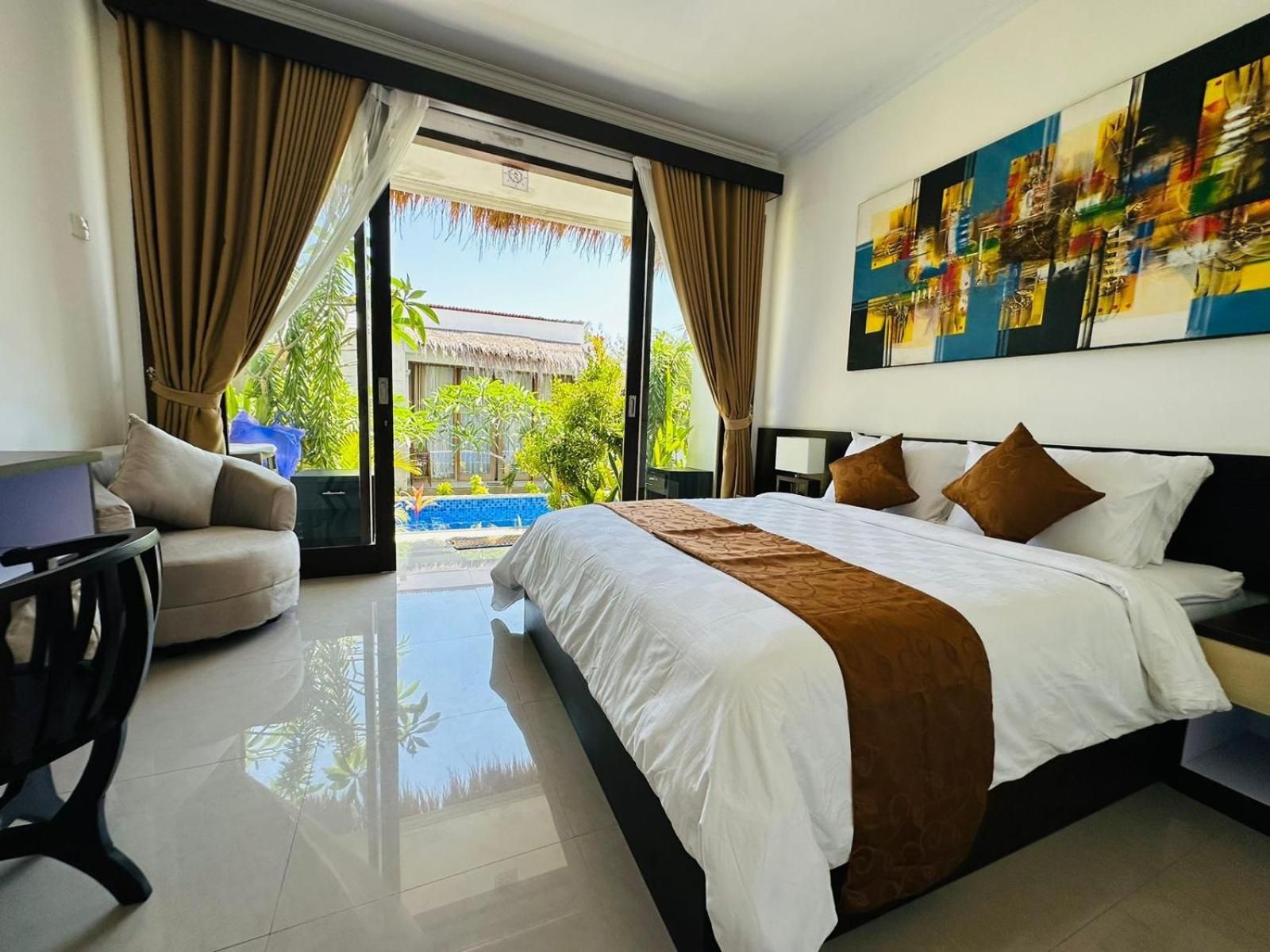 Double Room with Pool View