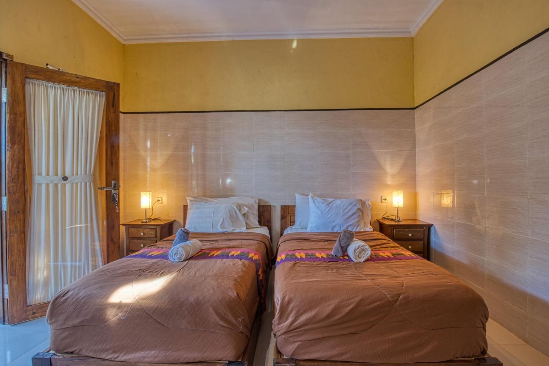 Twin Room with Private Bathroom