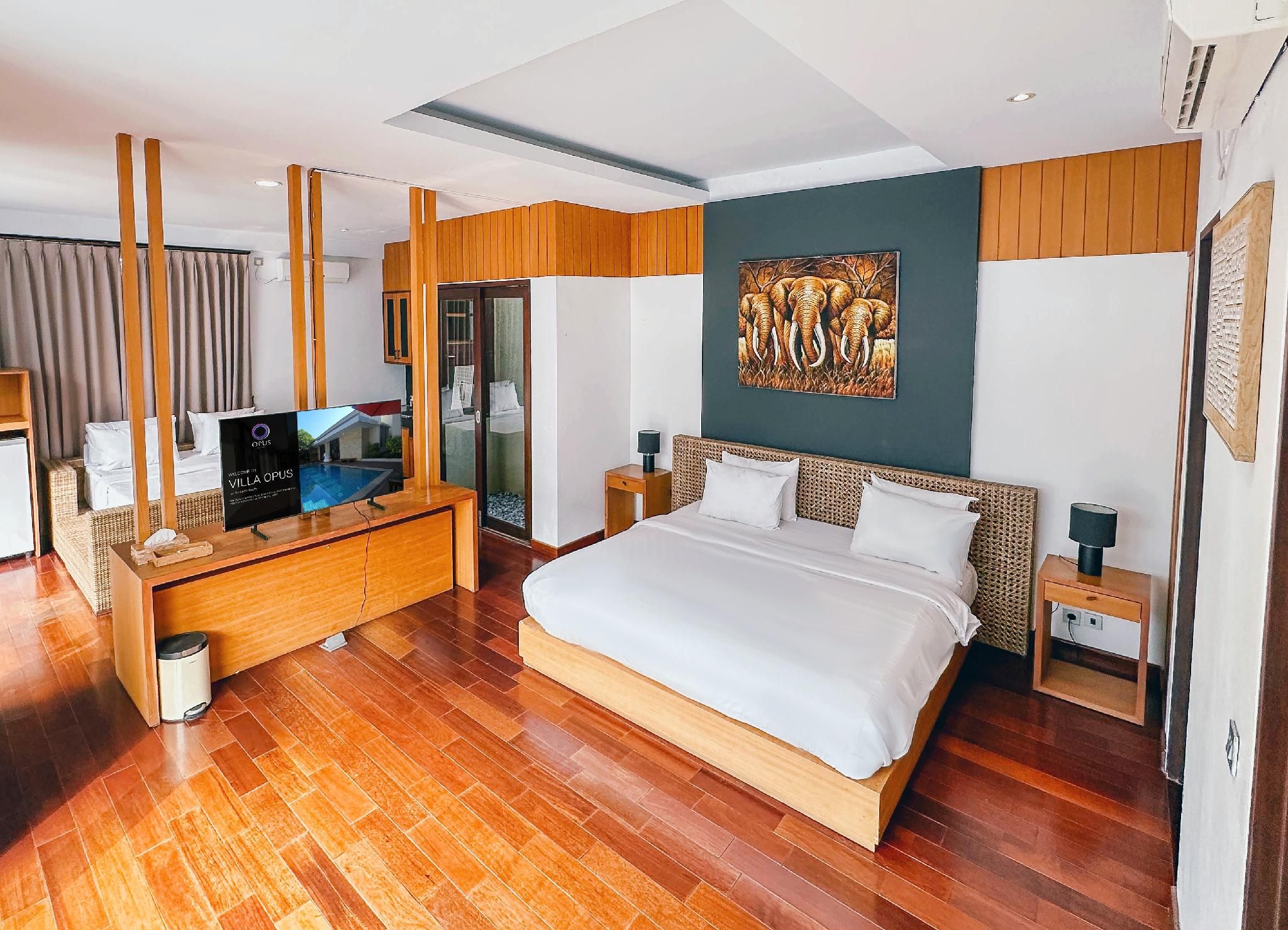 Deluxe Family Room