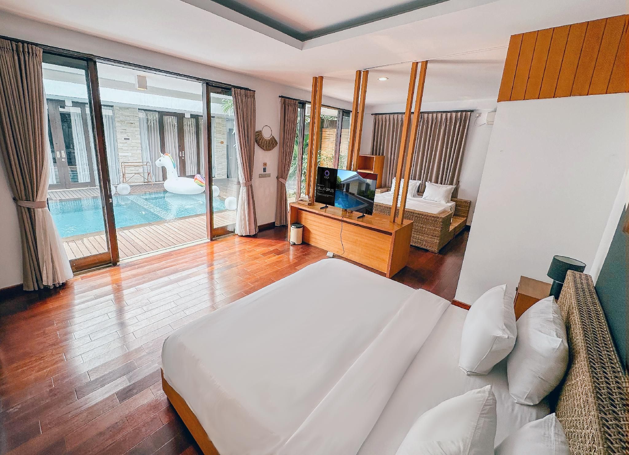 Deluxe Family Room