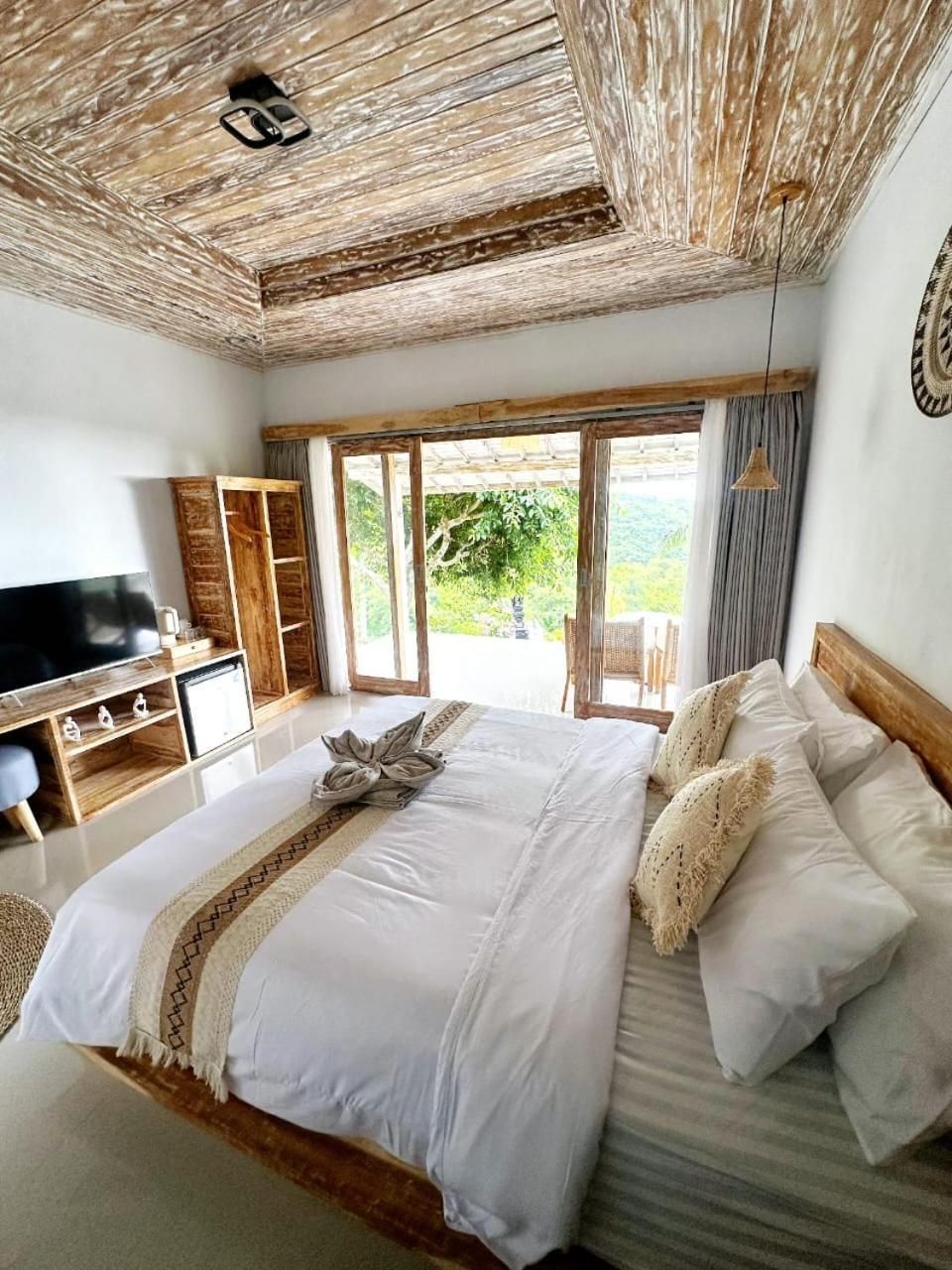 King Room with Mountain View