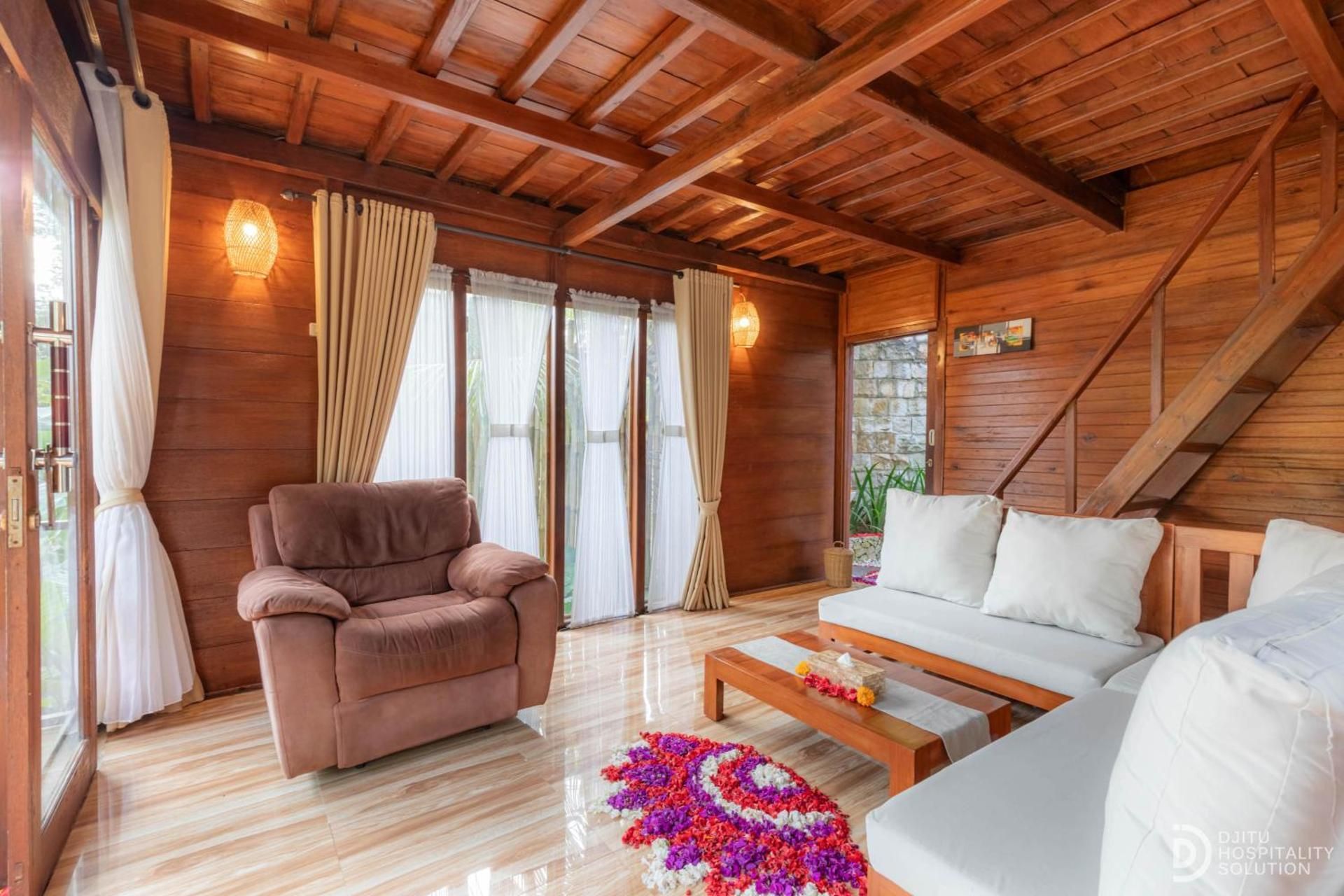 Balcony King Room with Free Benefit