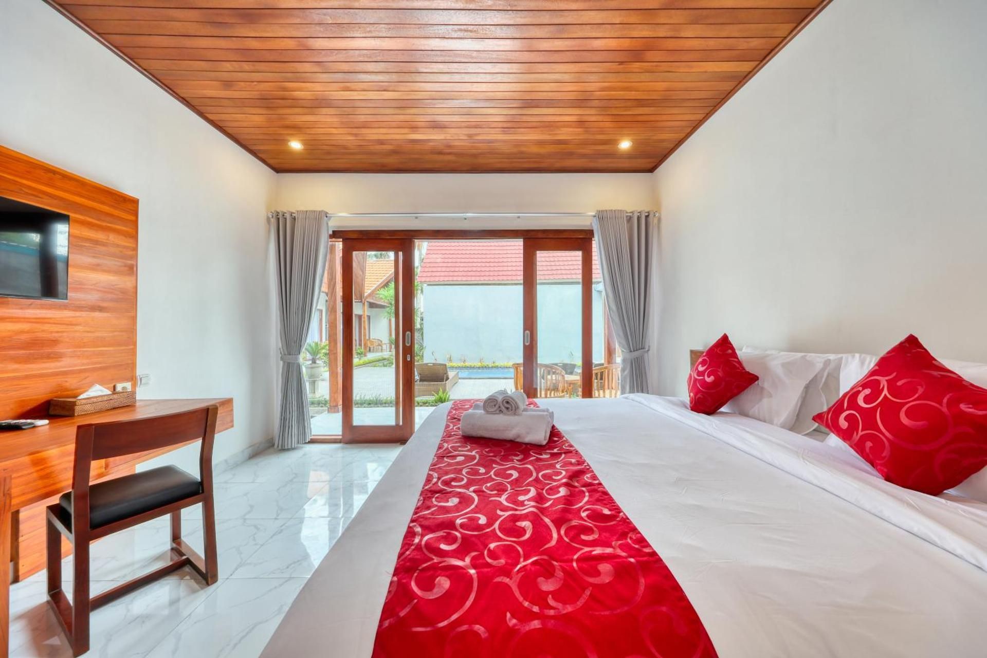 Double Room with Pool View