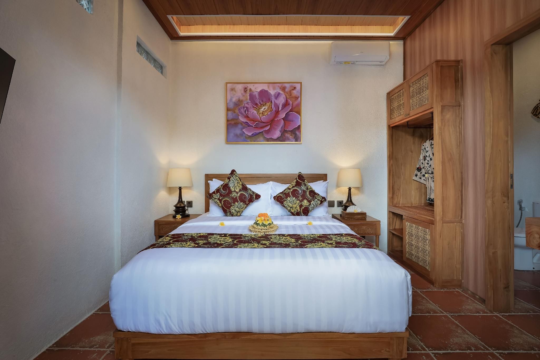 Superior Room with Bathtub