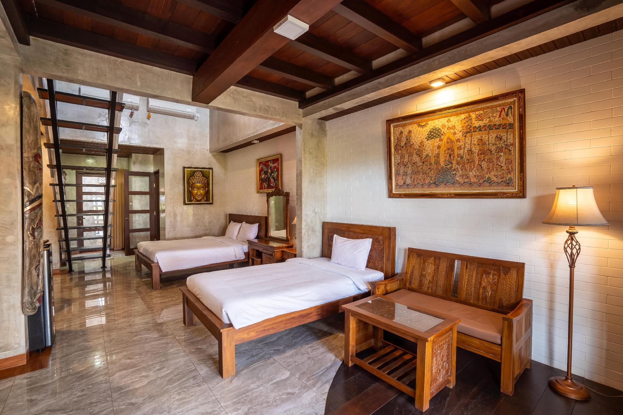 Deluxe Family Room