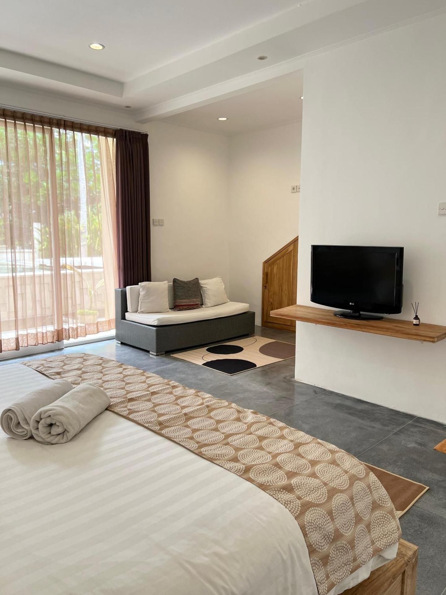 King Room with Pool View