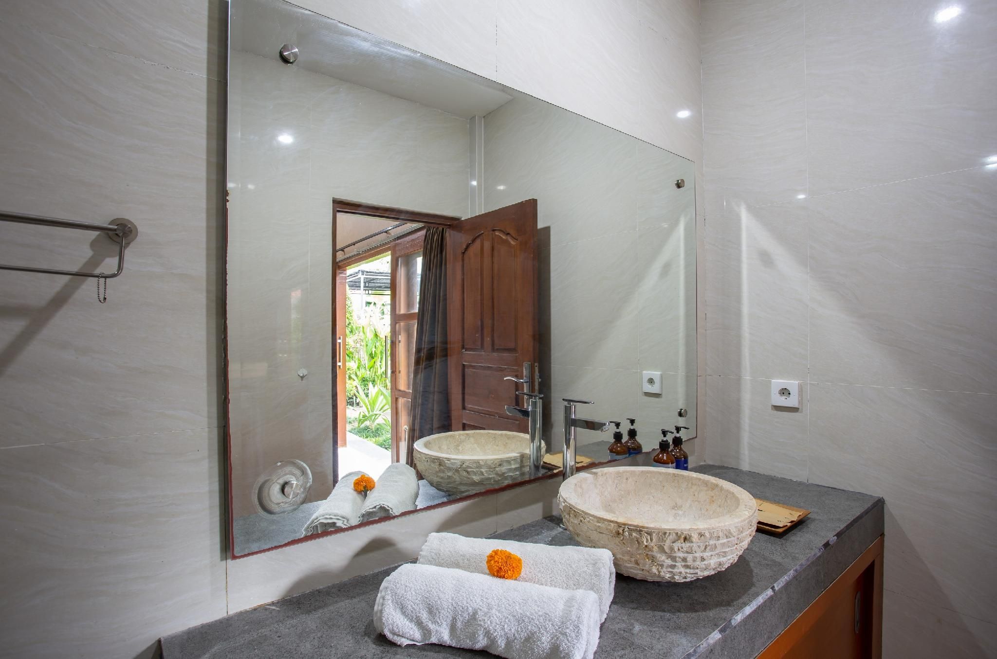 2 Bedroom