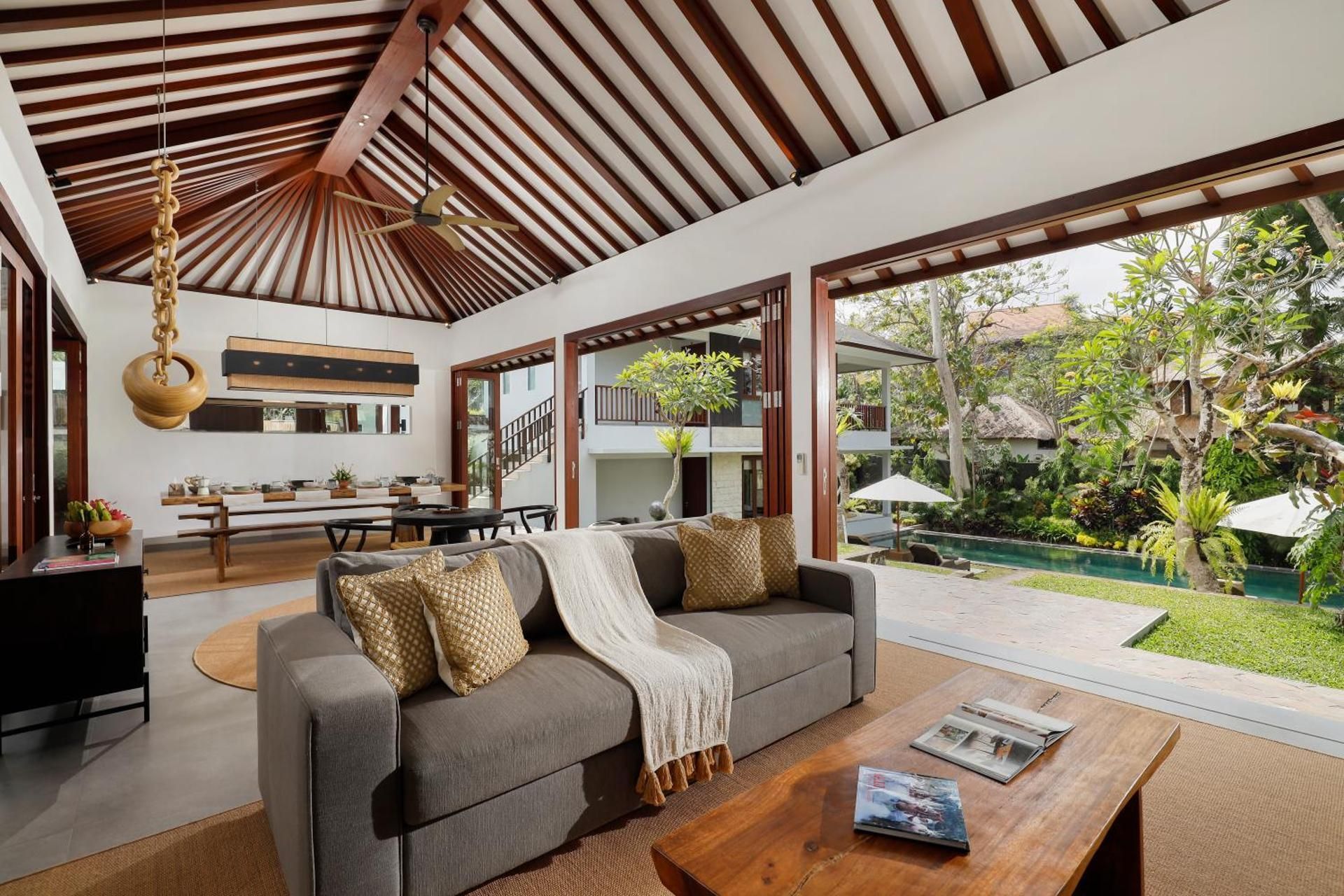 shared lounge/tv area